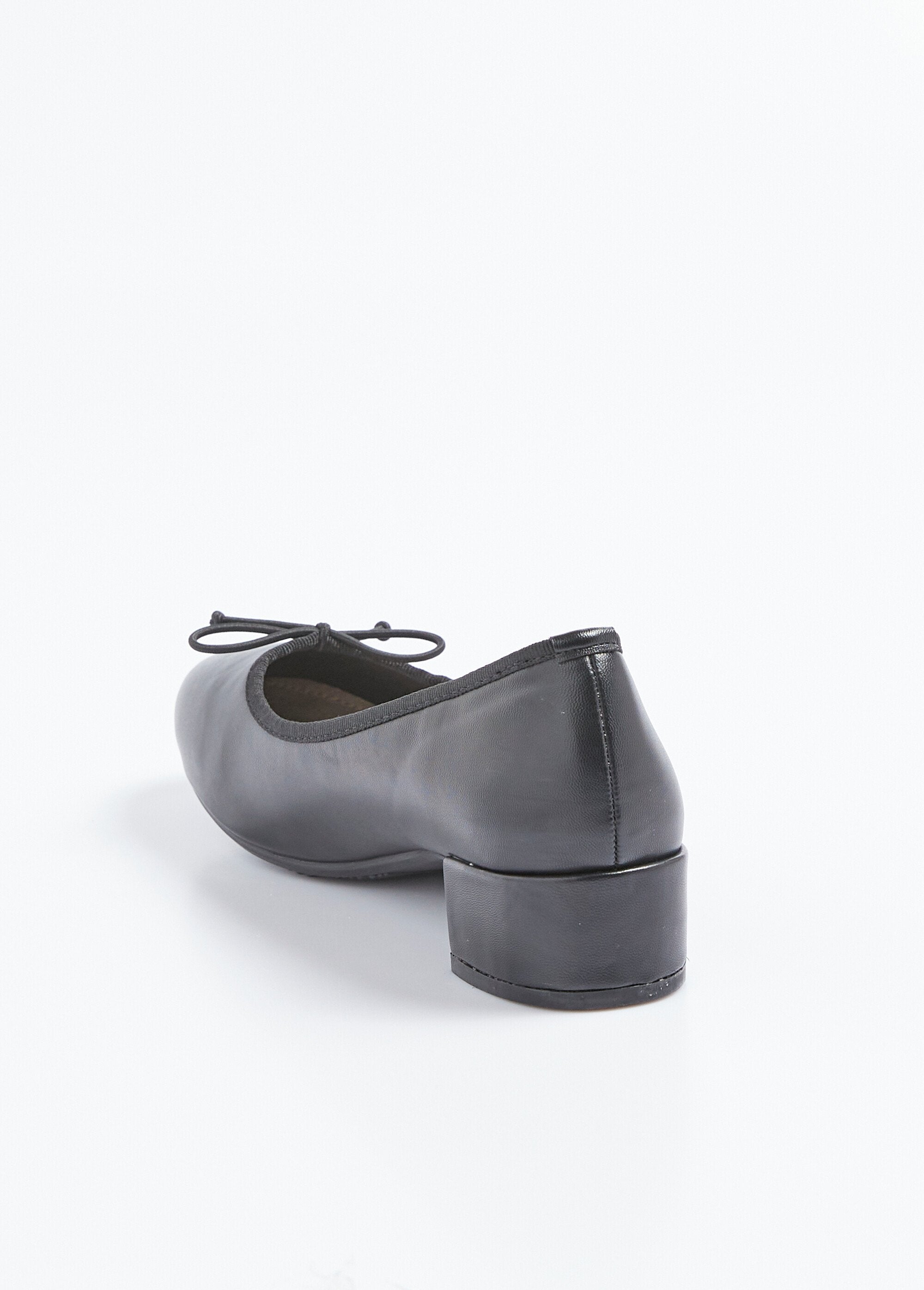 Ballerinas_with_small_heels,_comfortable_width,_fancy_bow_Black_DO1_slim