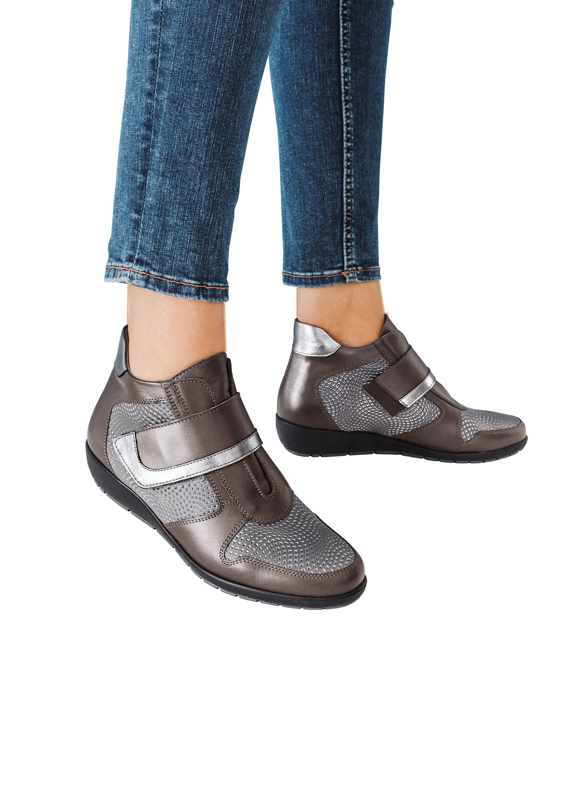 Two-material_velcro_boots_Gray_FA1_slim