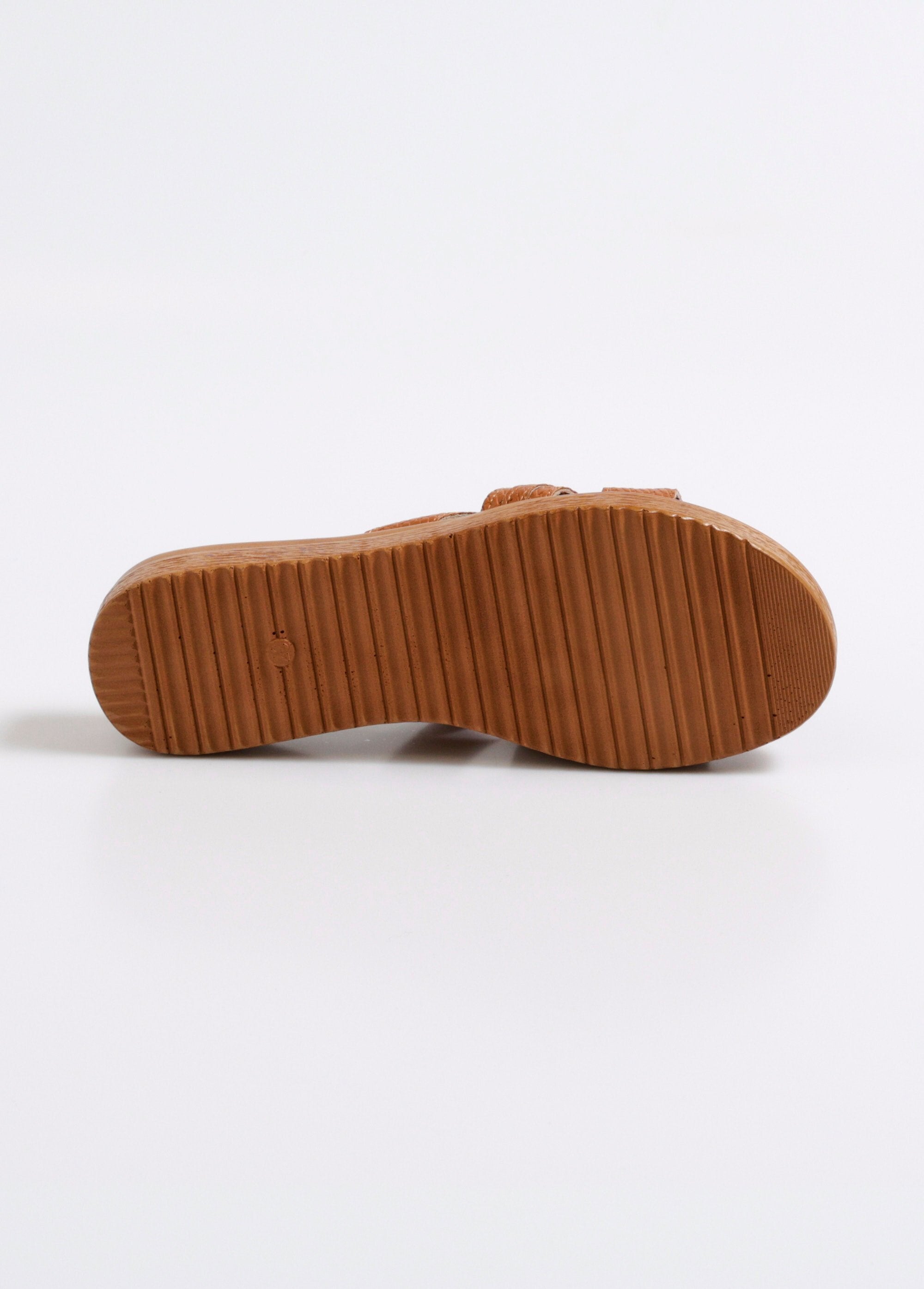 Faux_leather_mules_with_herringbone_pattern_and_metal_detail_camel_UN1_slim