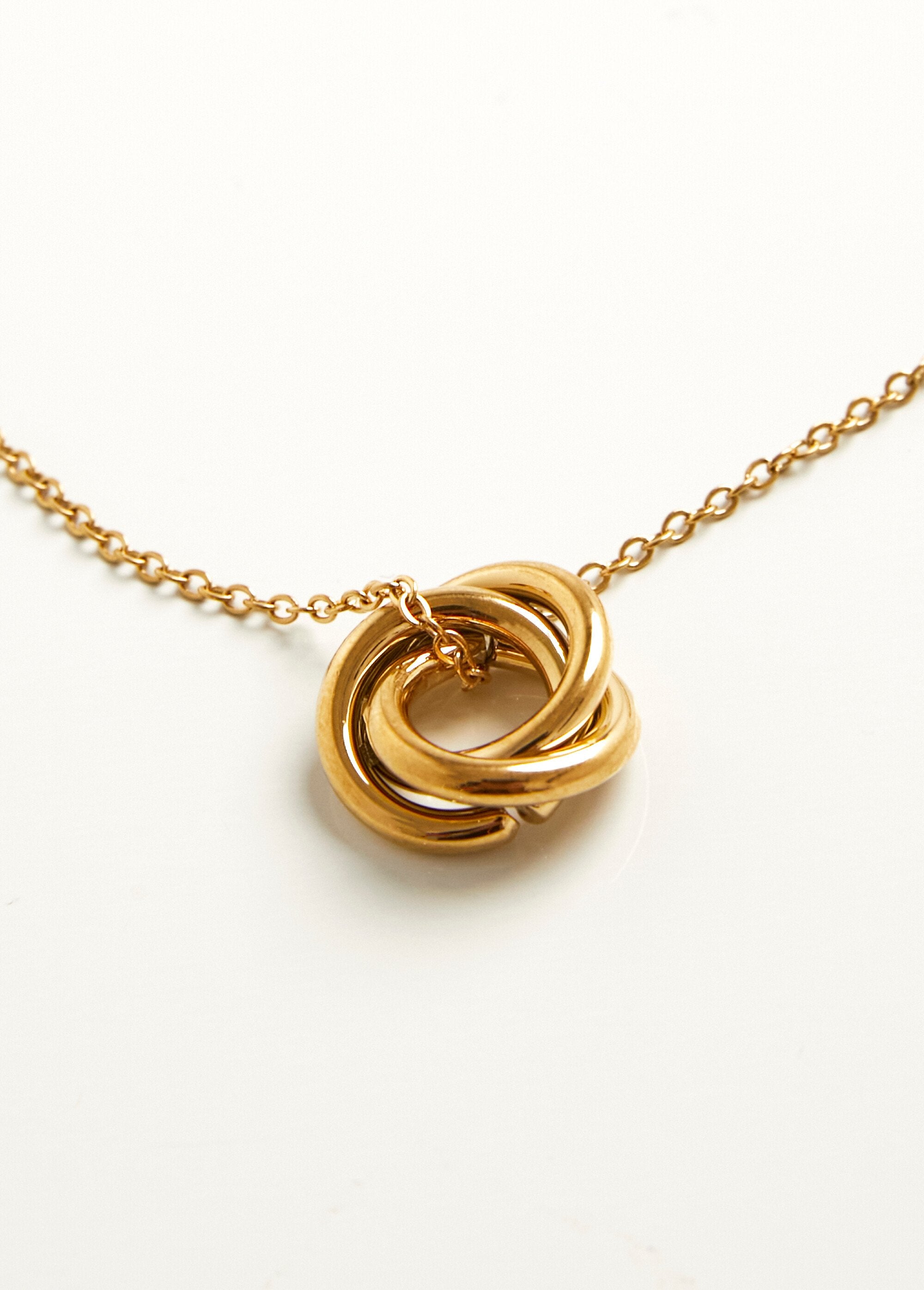 Necklace_with_twisted_steel_pendant_Golden_DE2_slim