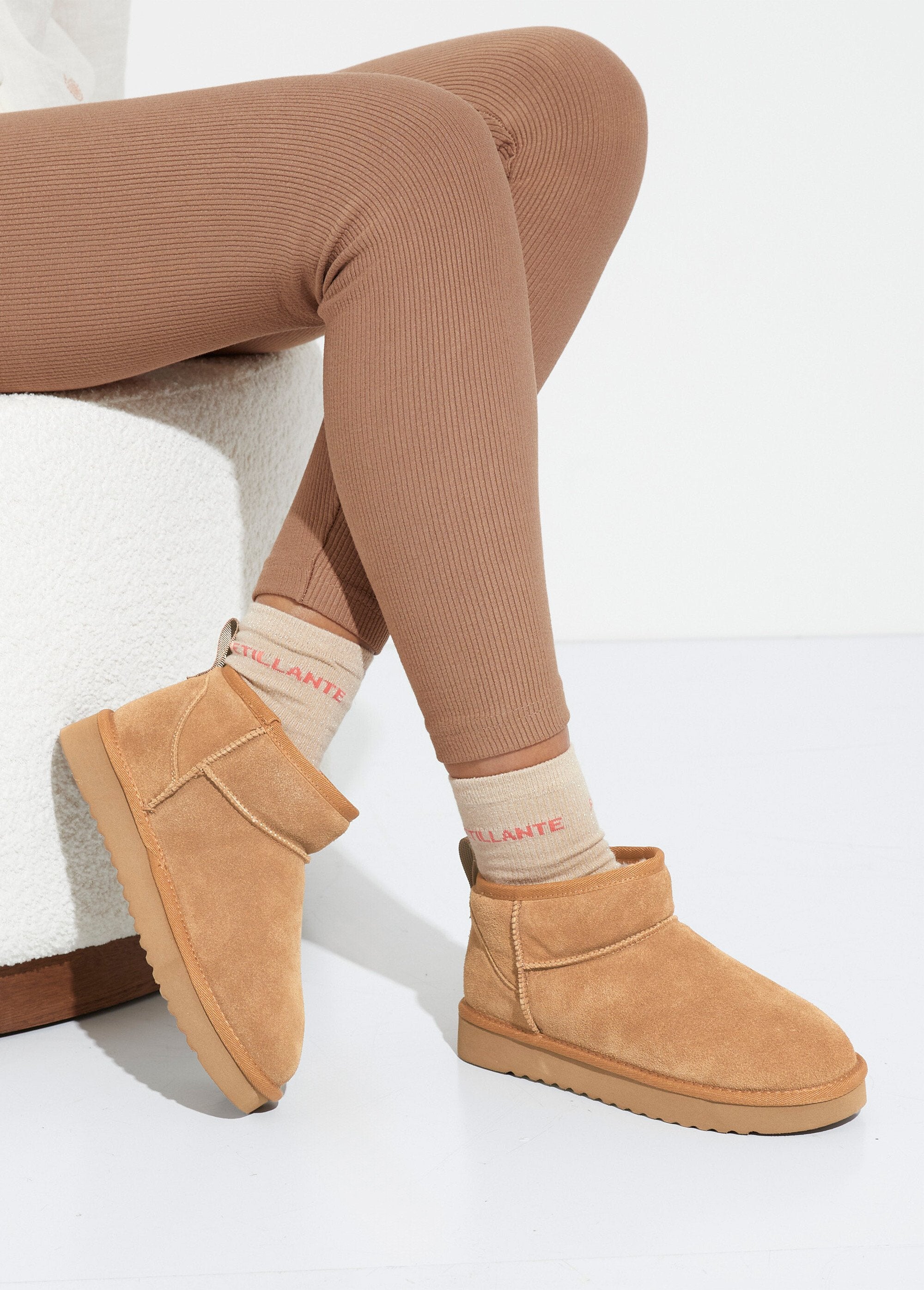 Low_fur-lined_boots_with_wedge_sole_camel_SF1_slim