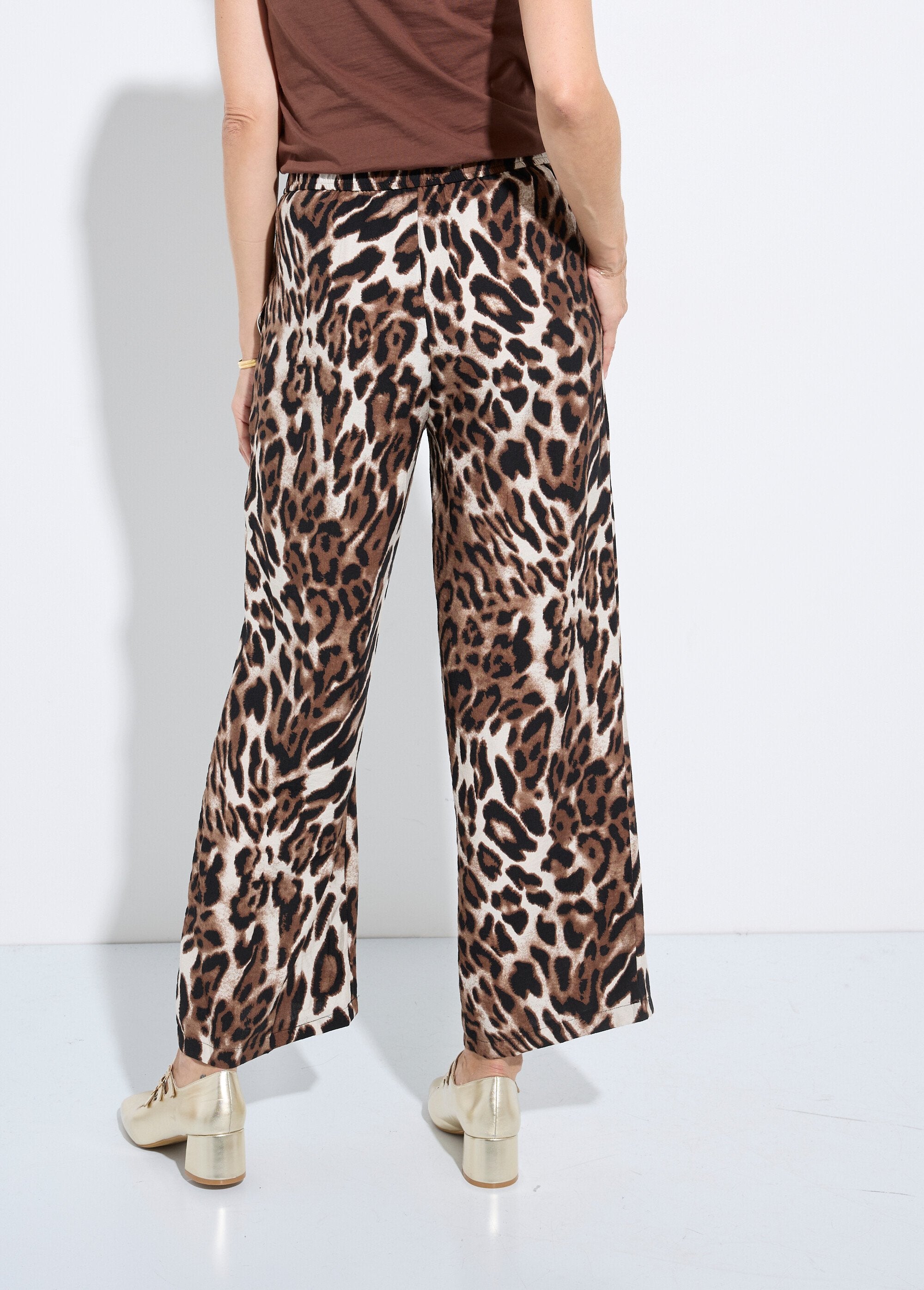 Elasticated_flowing_pants_with_animal_pattern_Leopard_DO1_slim
