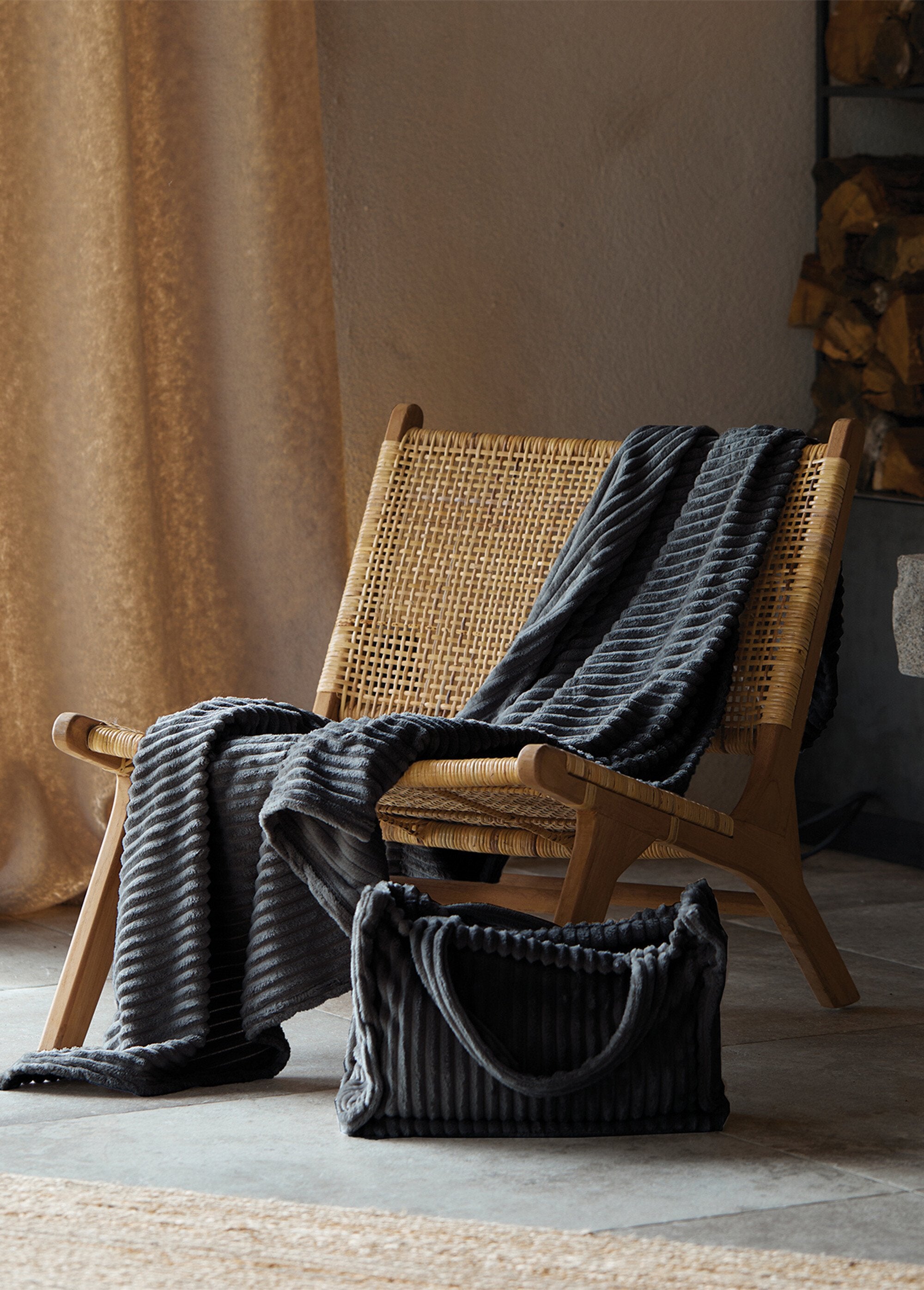 Plaid_toucher_peluche_effet_côtelé_Anthracite_SF1_slim