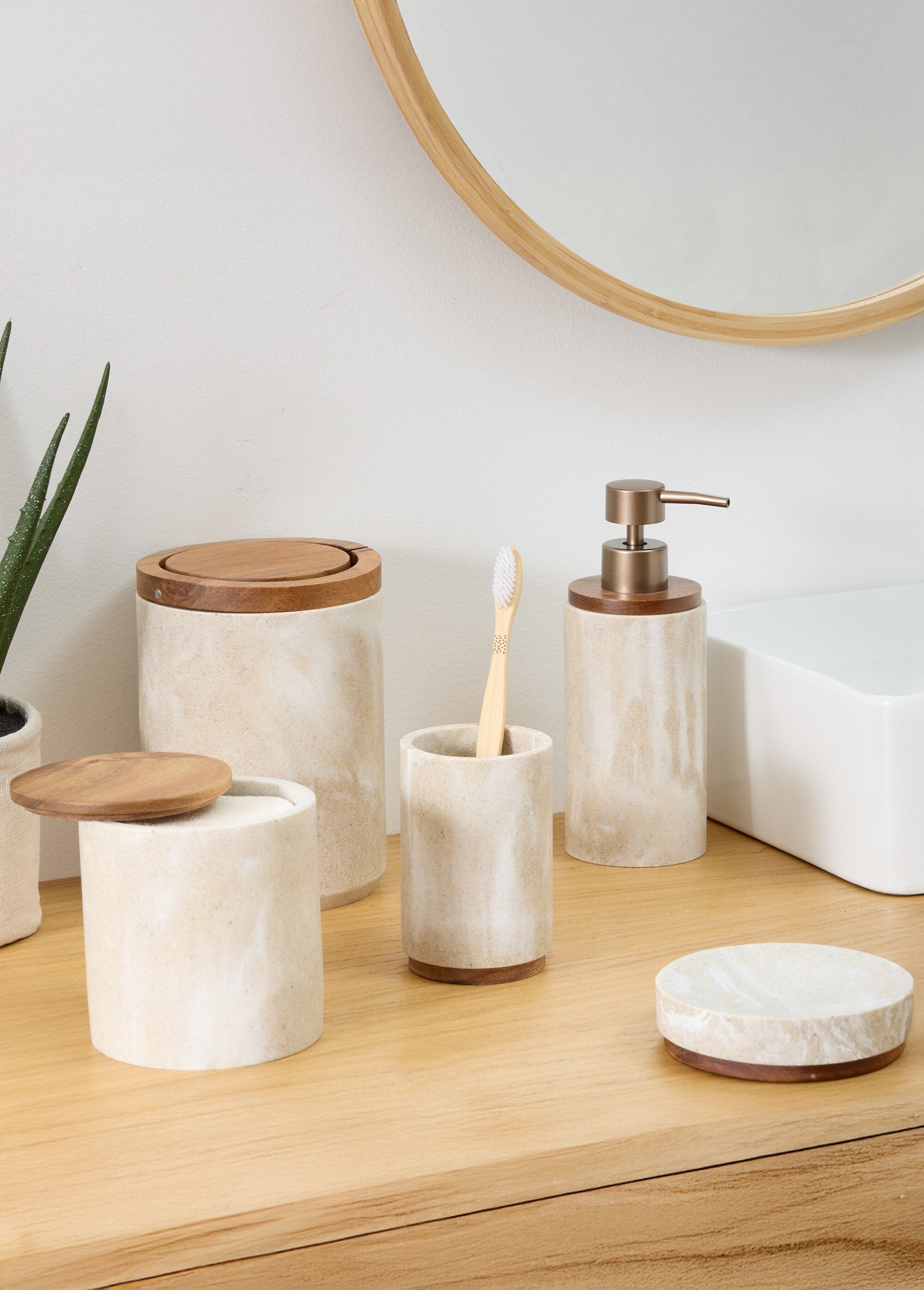 Stone-effect_toothbrush_holder_Beige_SF1_slim