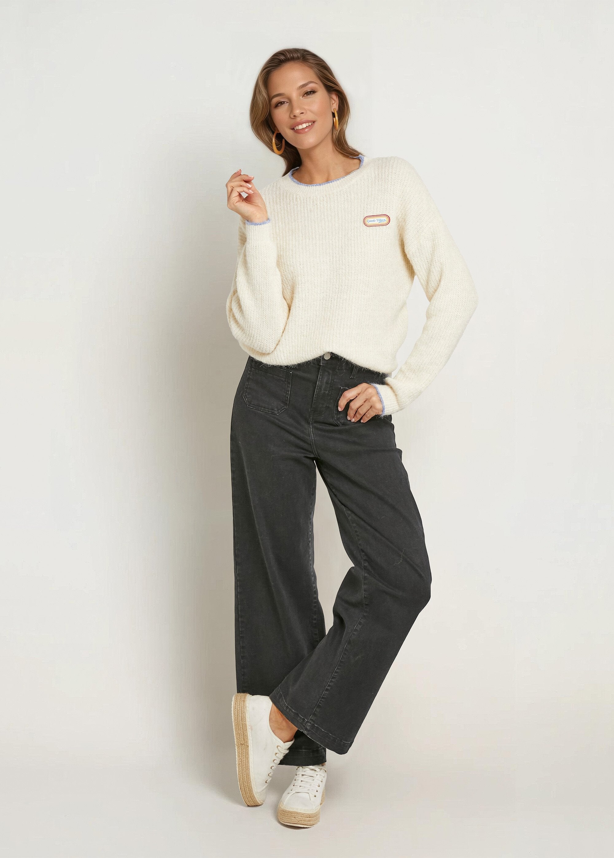 Warm_sweater_with_wool_message_patch_Ecru_SF1_slim