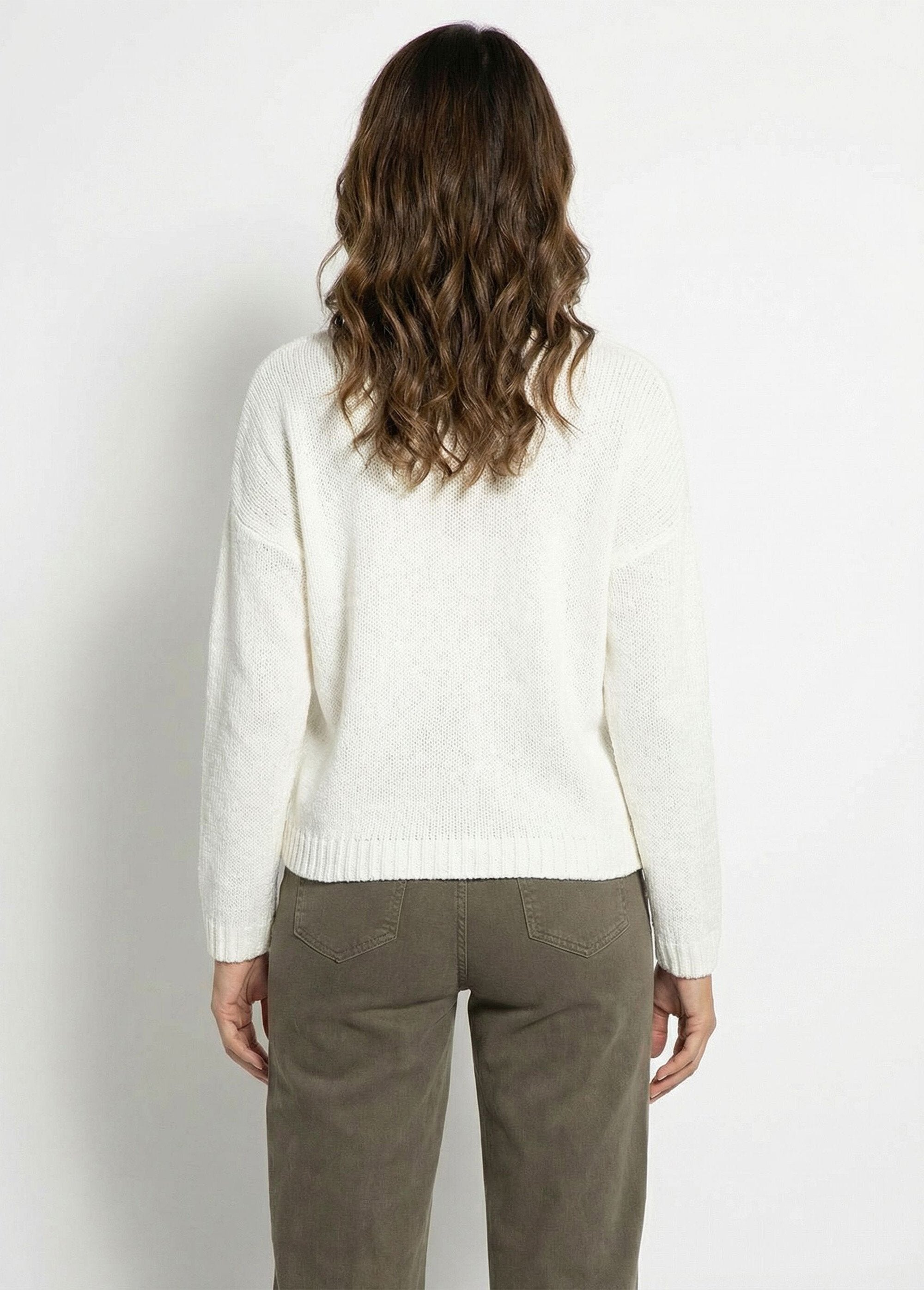 Warm_V-neck_knit_sweater_with_mohair_Ecru_DO1_slim
