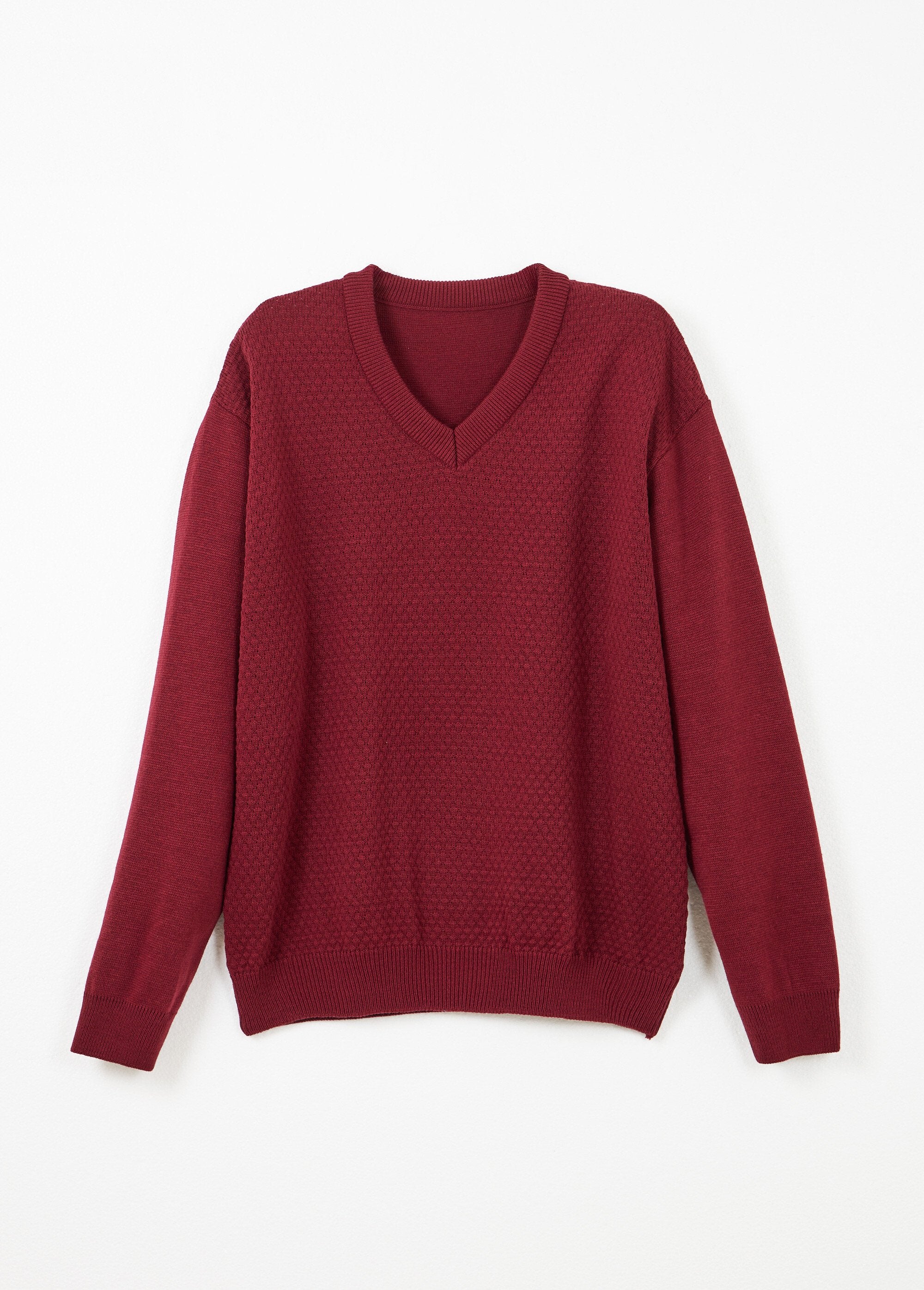 Fancy_knit_wool_sweater_with_V-neck_and_long_sleeves_Bordeaux_AP1_slim