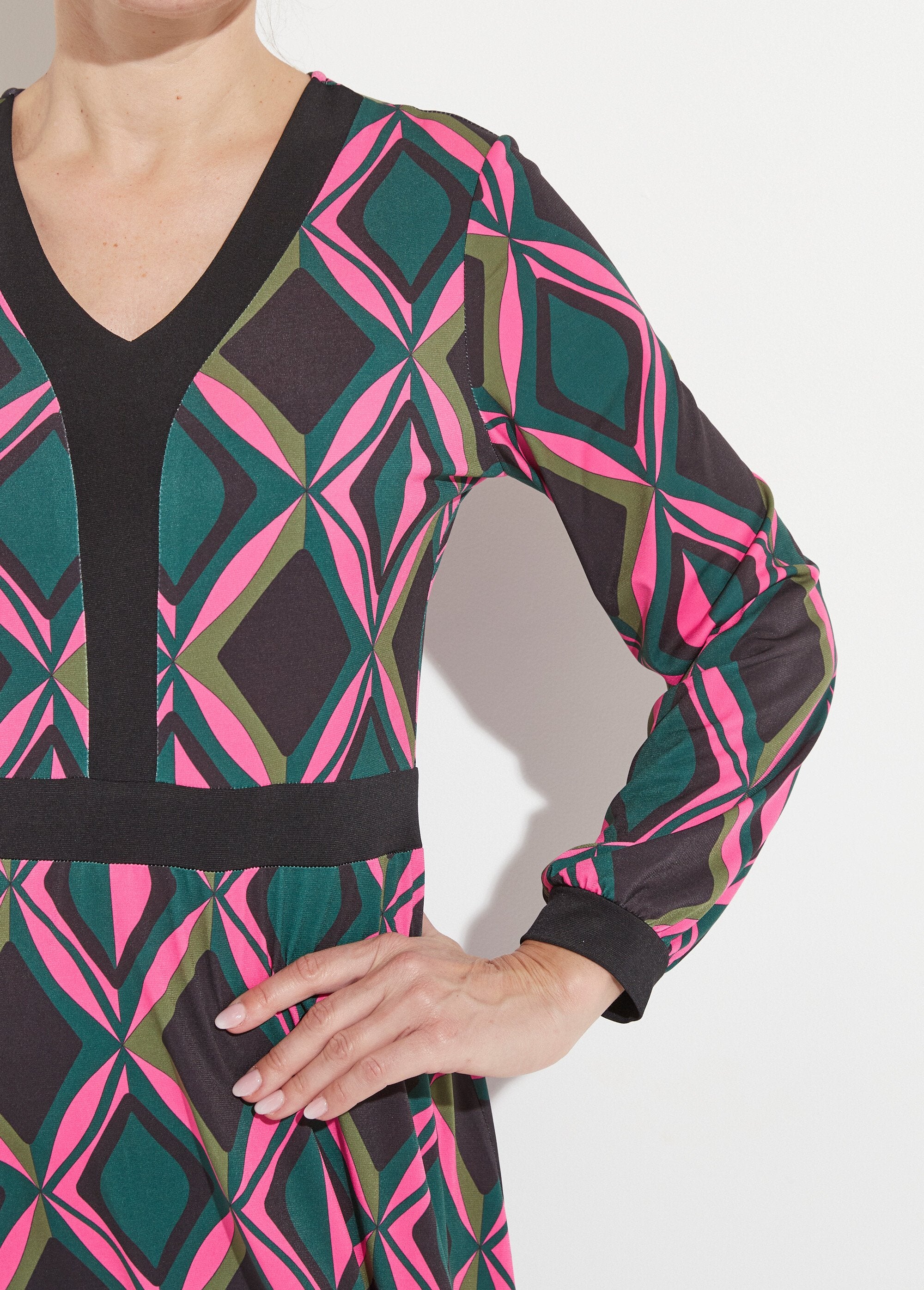 Short_graphic_flared_dress_with_V-neck_Pink_and_green_DE1_slim