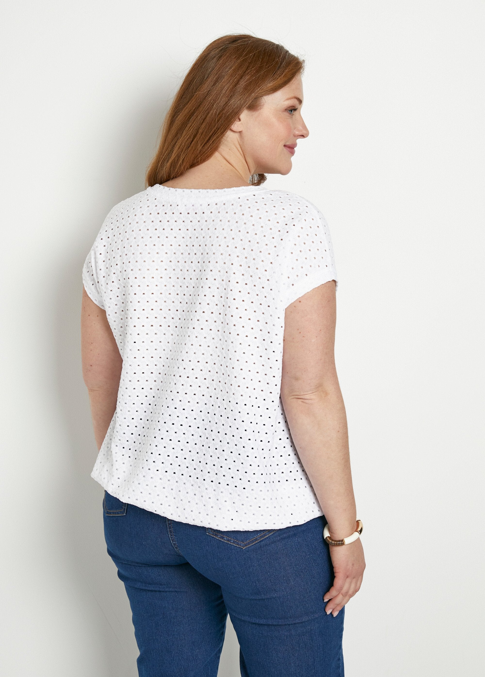 Loose_T-shirt_with_short_plain_V-neck_blouse_White_DO1_curvy