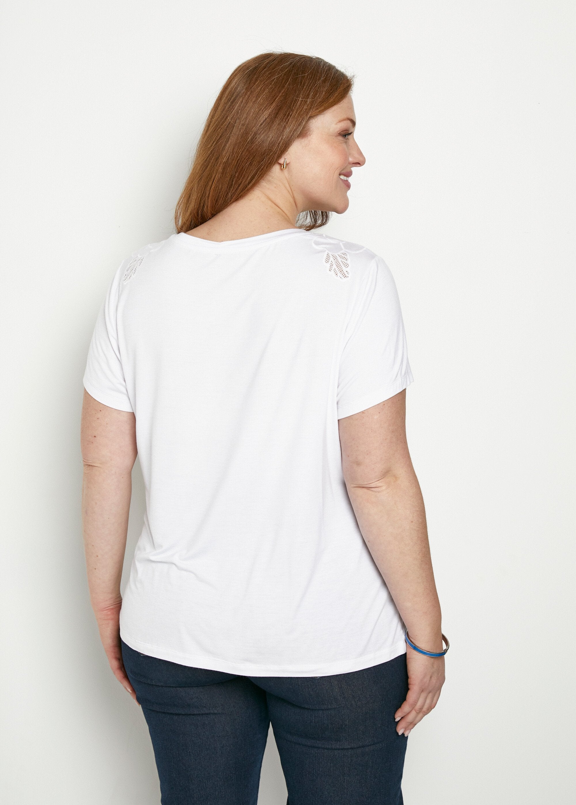 Openwork_embroidered_cotton_round_neck_T-shirt_White_DO1_curvy