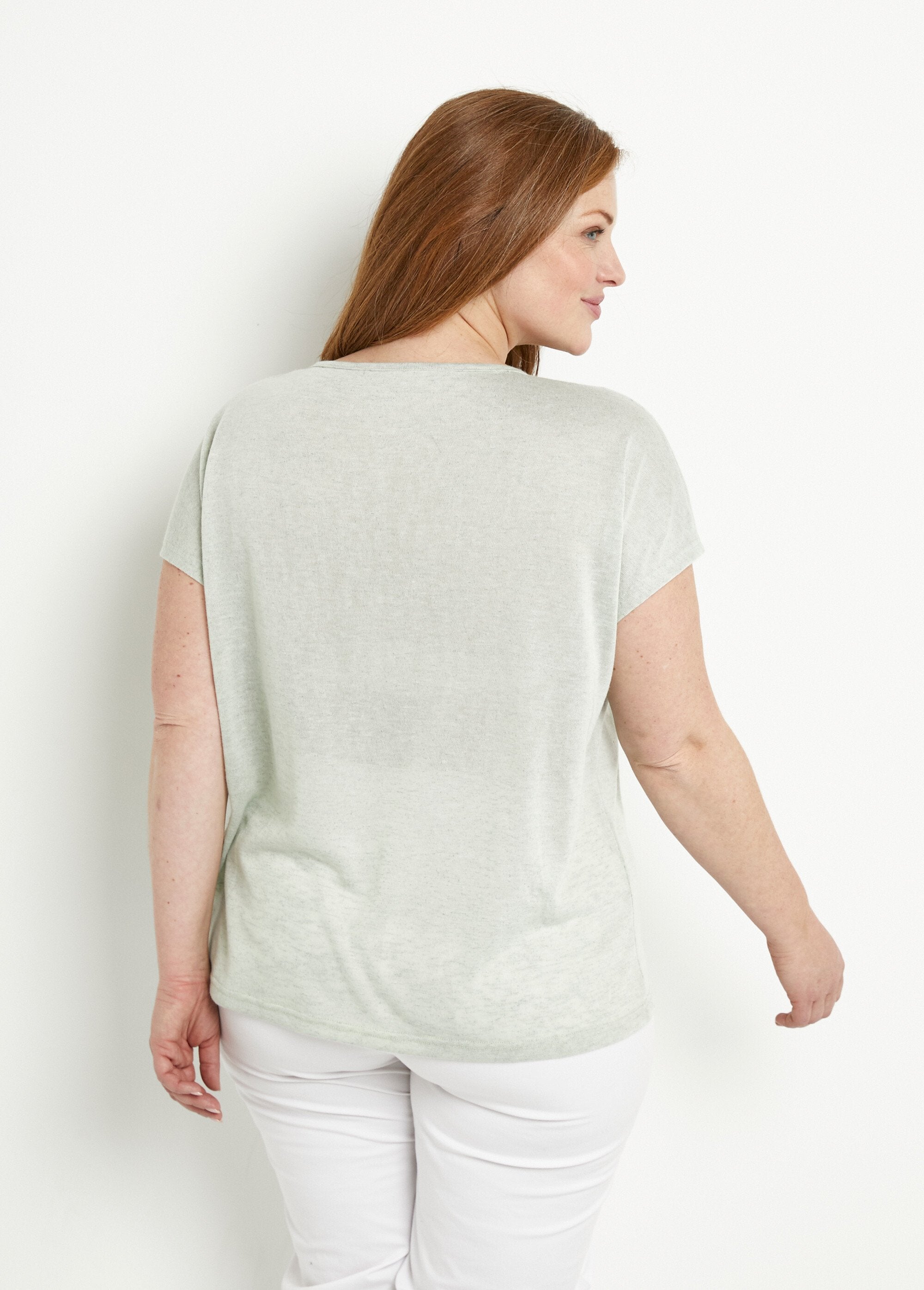 Round_neck_t-shirt_with_slub_knit_and_gold_pattern_Sage_DO1_curvy