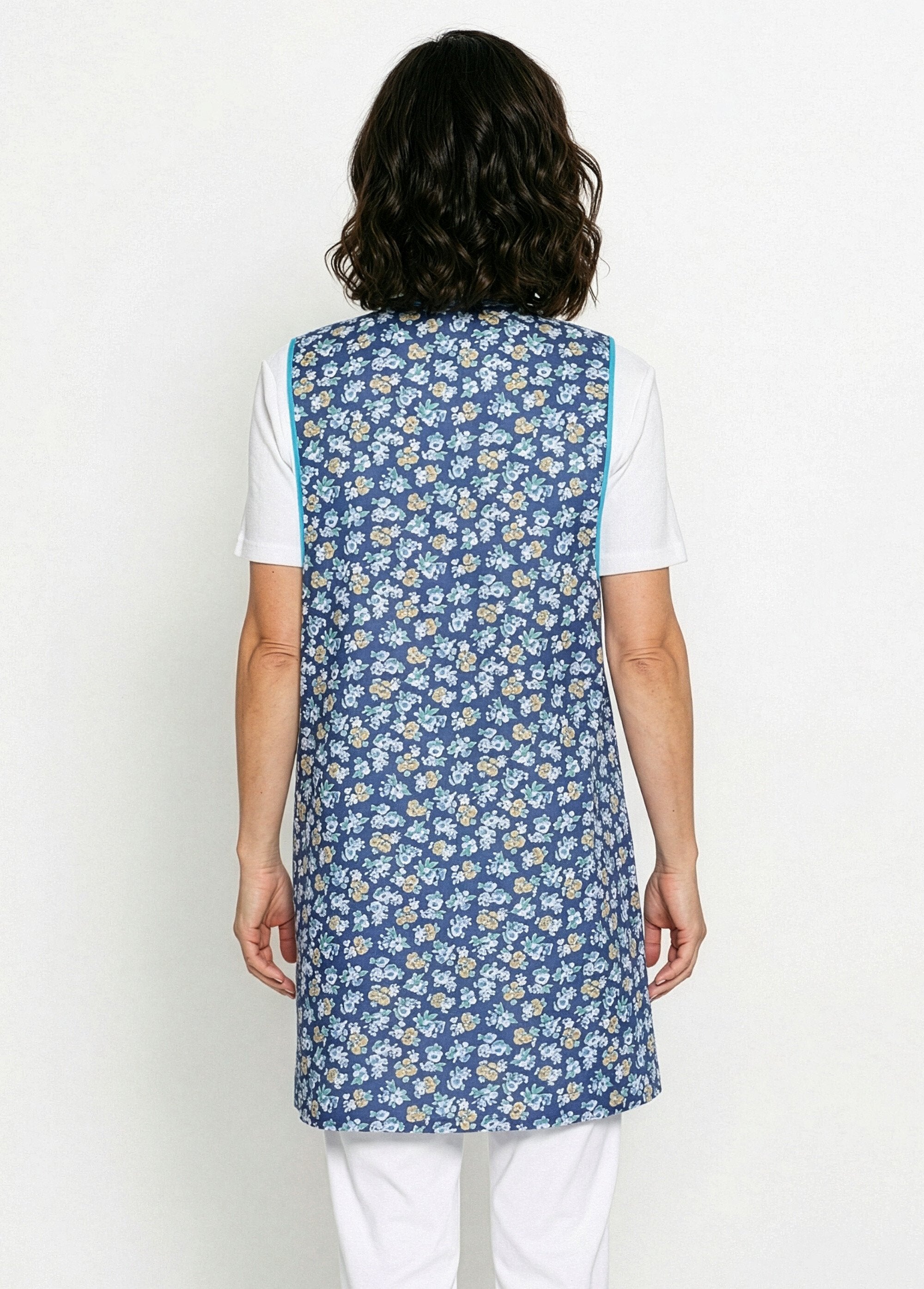 Short_printed_apron_with_wide_armholes_Navy_background_DO1_slim