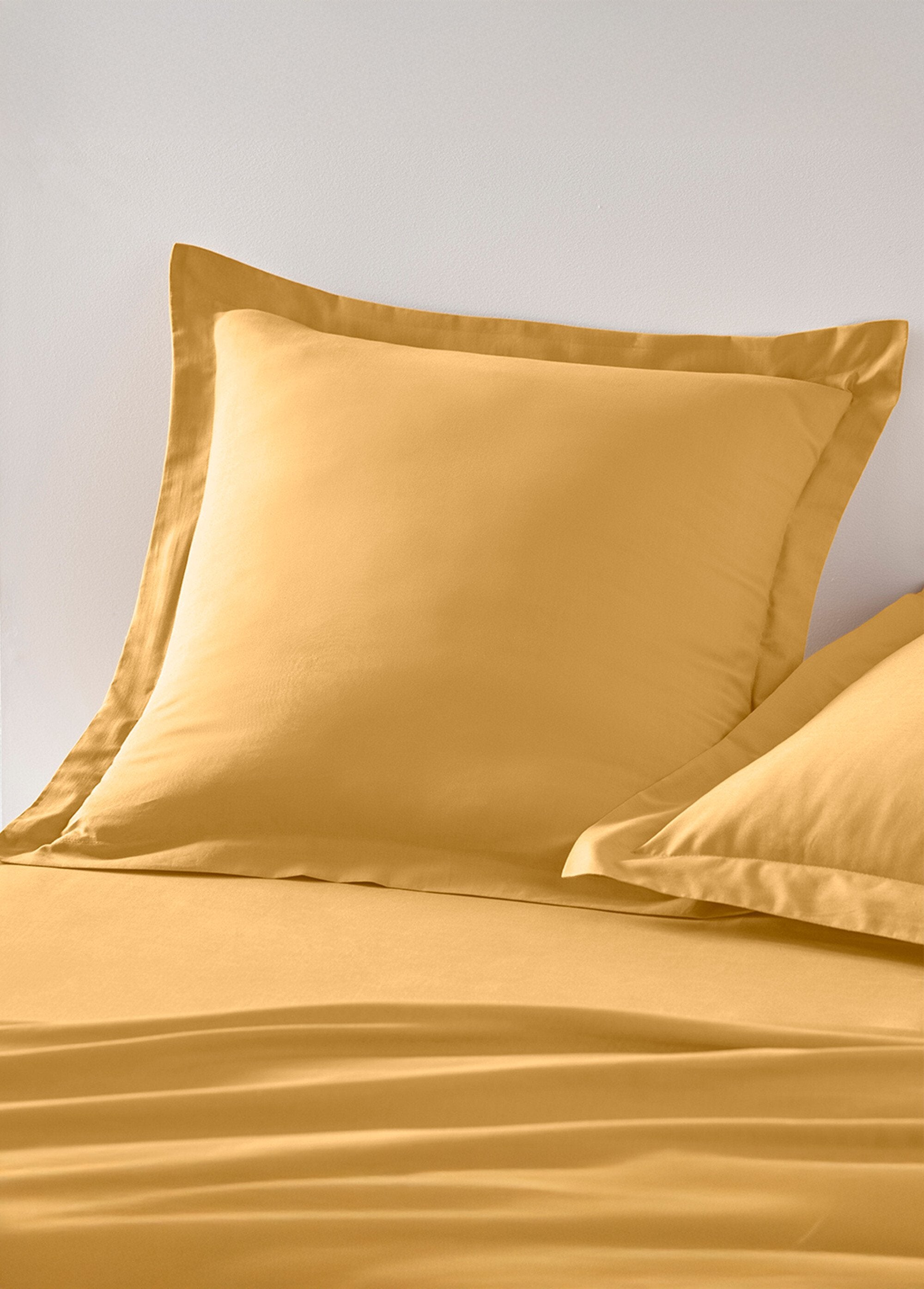 Plain_cotton_pillowcase_Ocher_DE1_slim