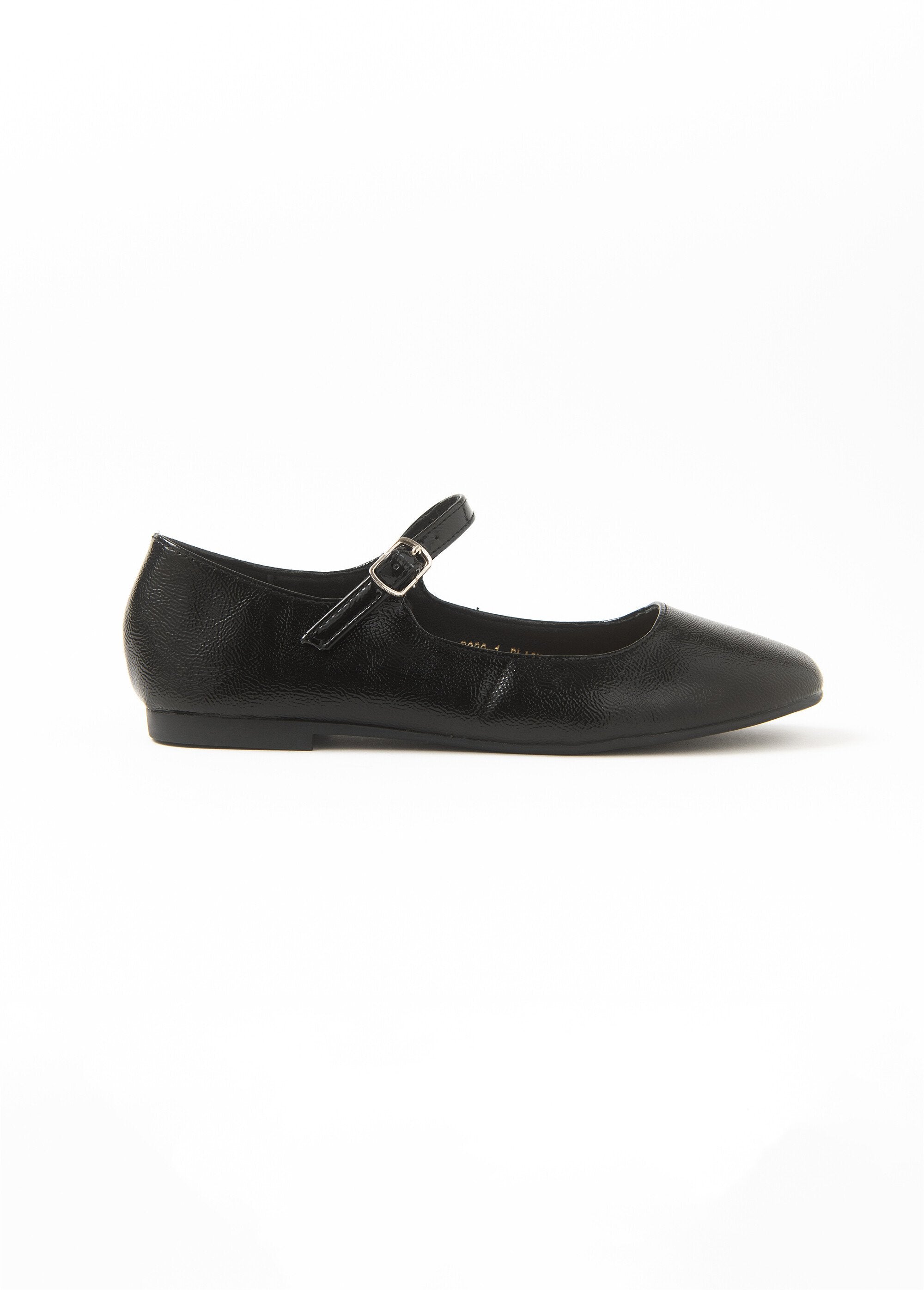 Flat_ballerinas_with_baby-style_strap_Black_varnish_DR1_slim