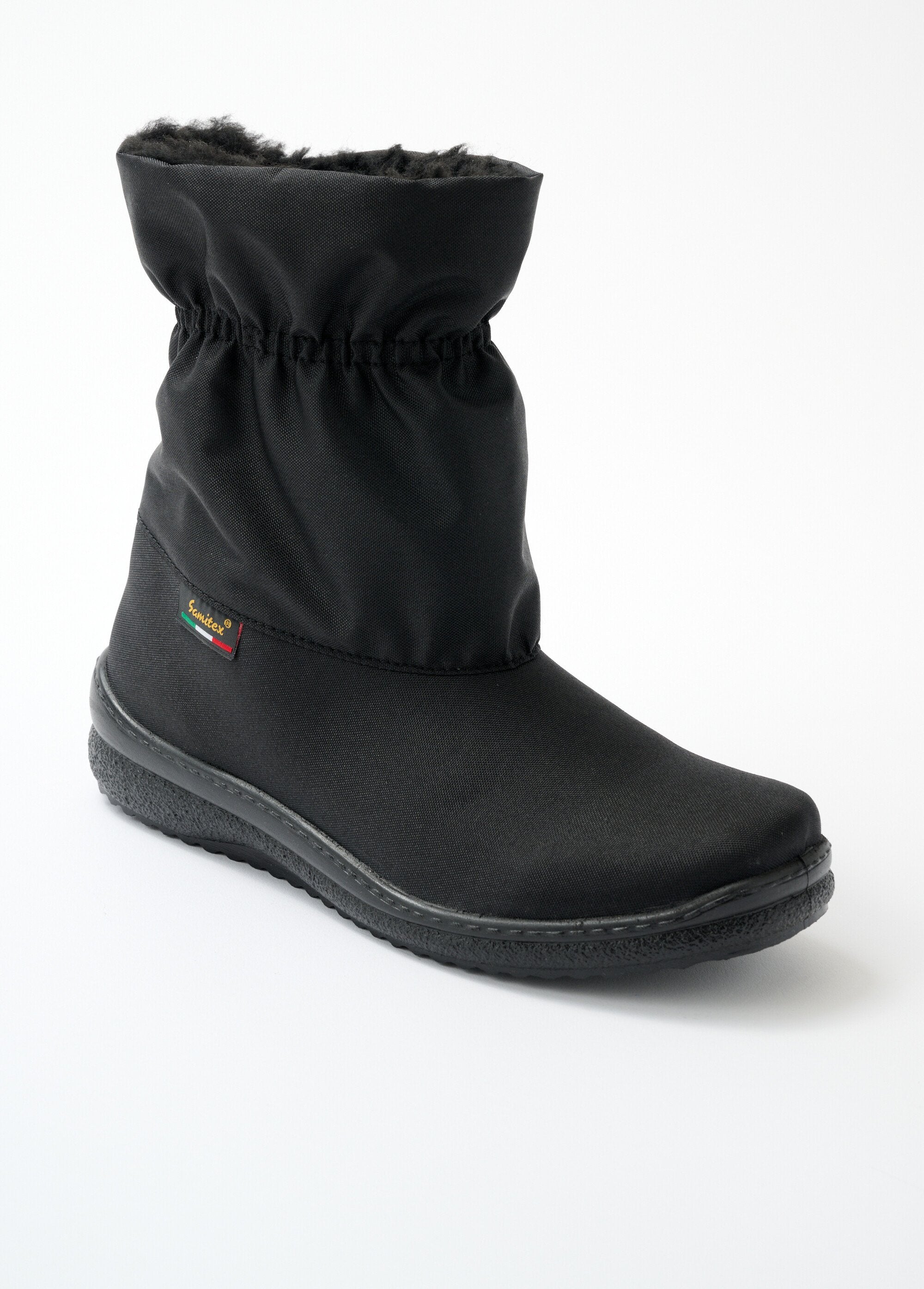 Wide_width_waterproof_boots_Black_FA1_slim