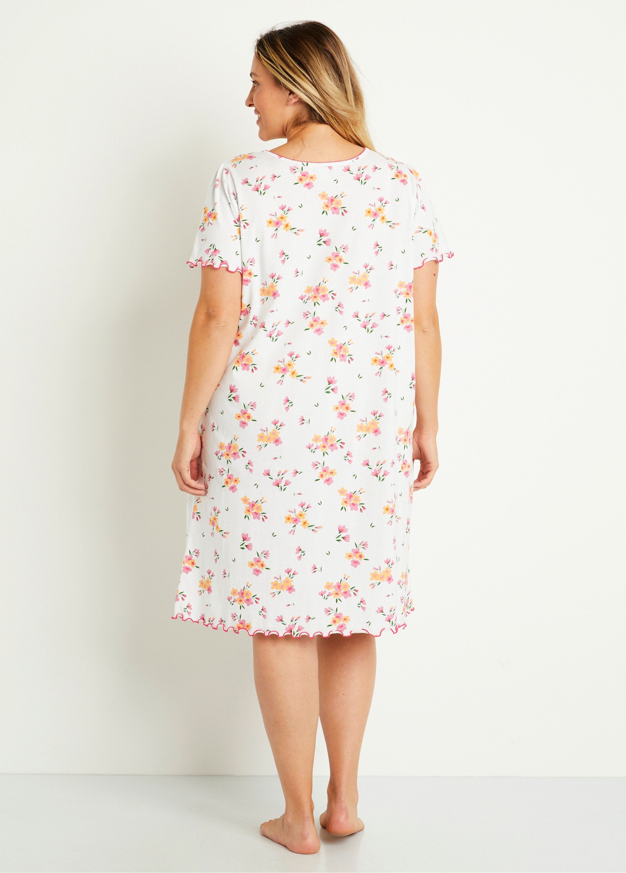 Short-sleeved_cotton_nightgown_Pink_and_peach_DO1_curvy