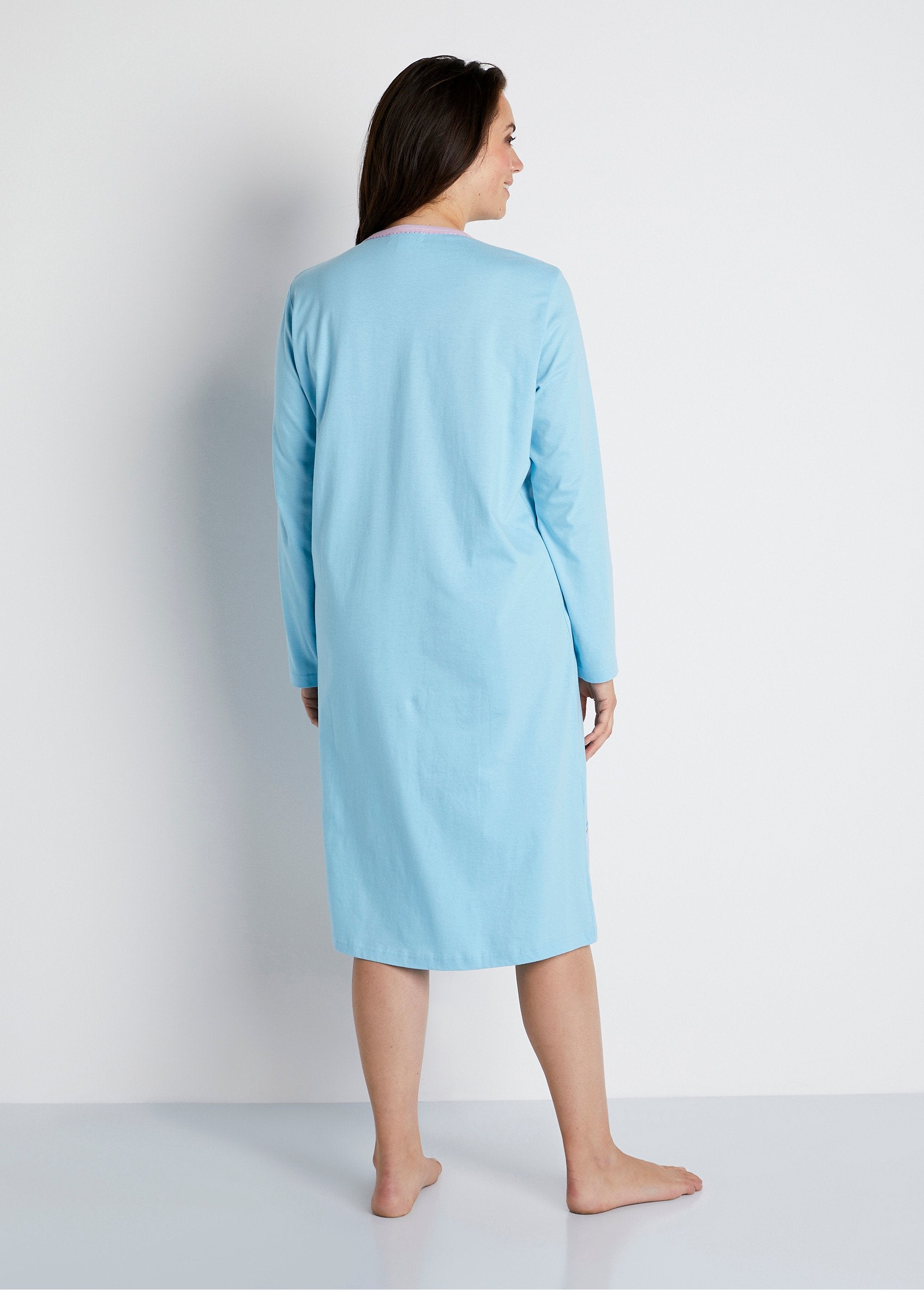 Mid-length_nightgown_with_long_sleeves_Blue_DO1_curvy