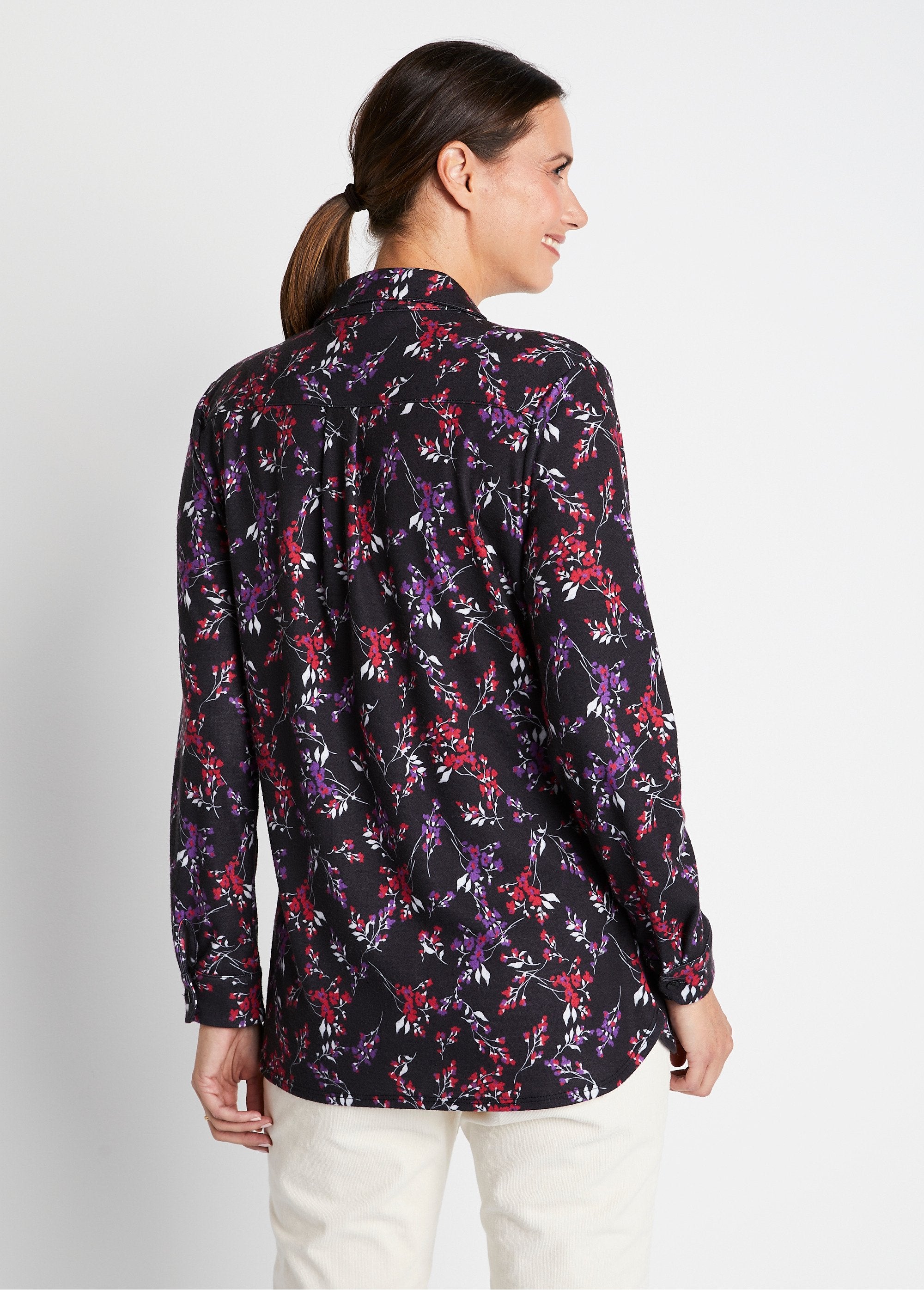 Warm_knit_floral_blouse_Black_print_DO1_slim