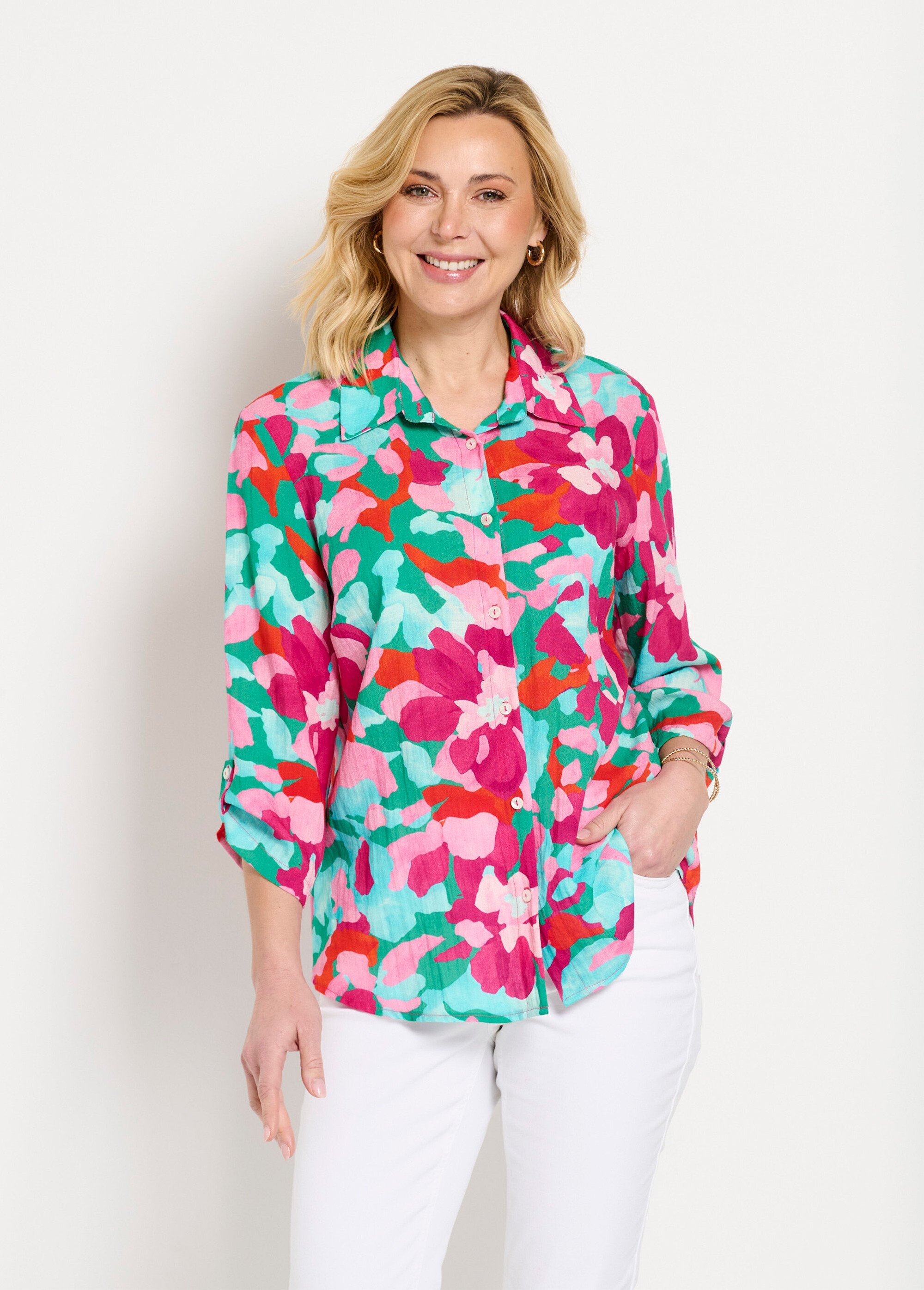 Long_floral_blouse_with_3/4_roll-up_sleeves_Pink_and_blue_FA1_slim