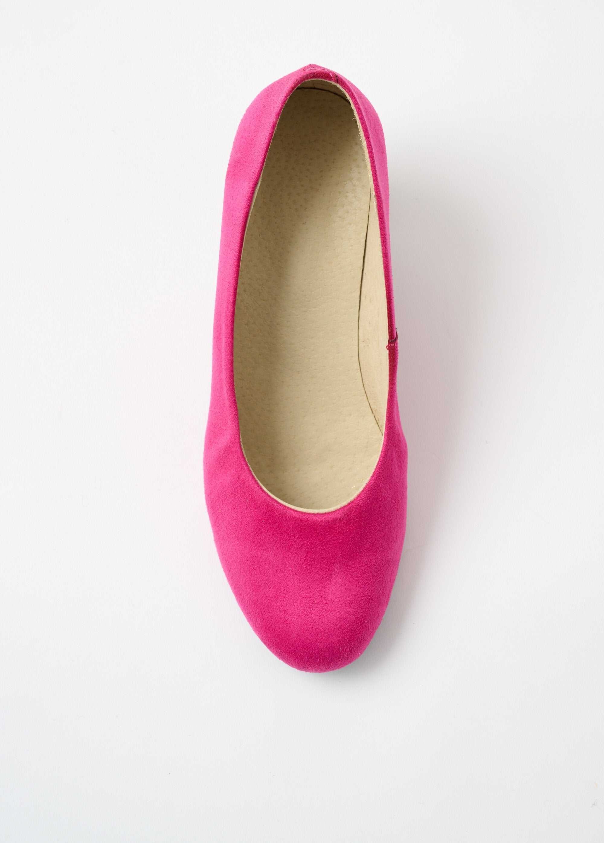 Comfortable_wide_leather_pump_with_round_toe_Fuchsia_OV1_slim