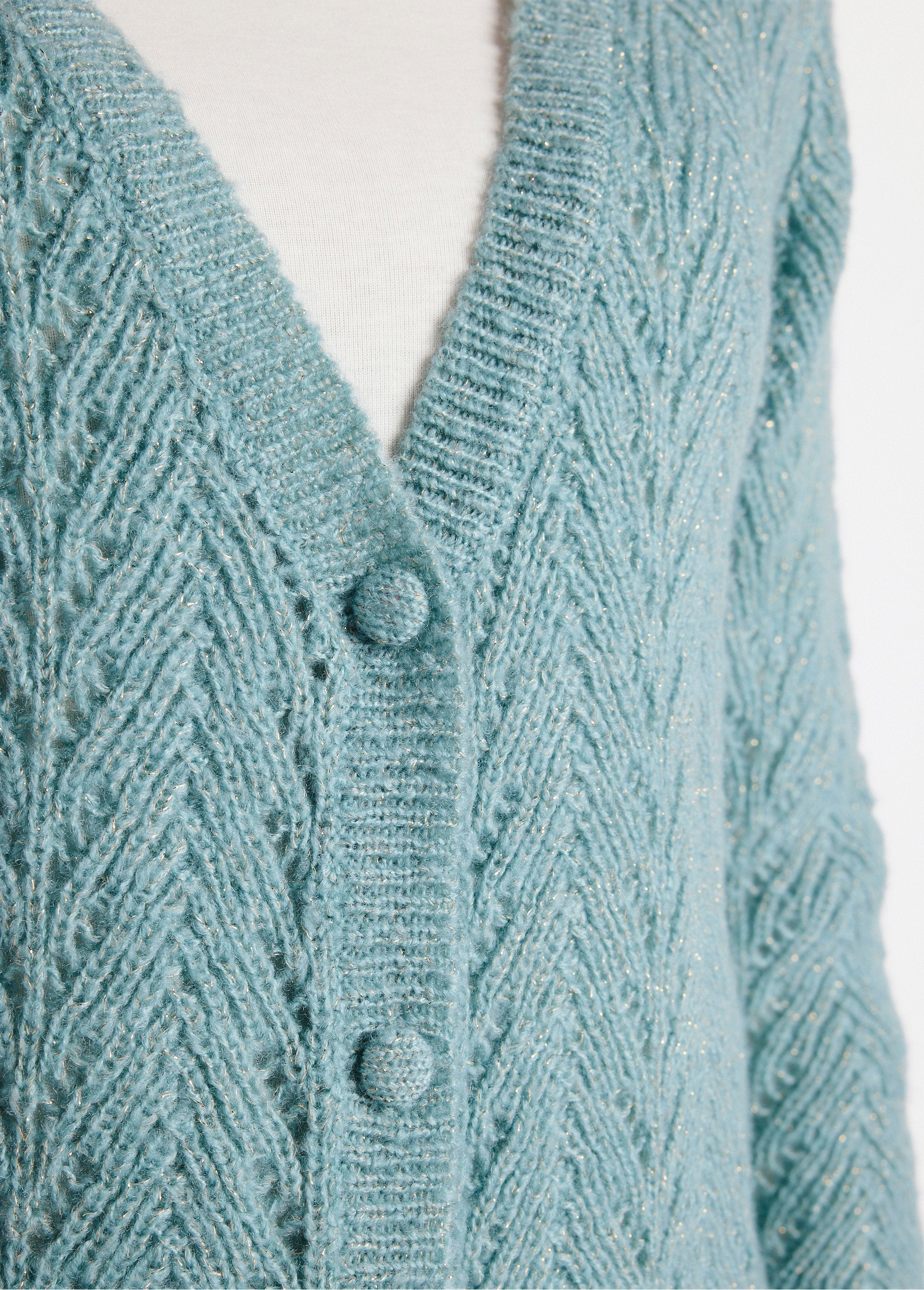 Buttoned_vest_with_recycled_fibers_Aqua_DE1_slim