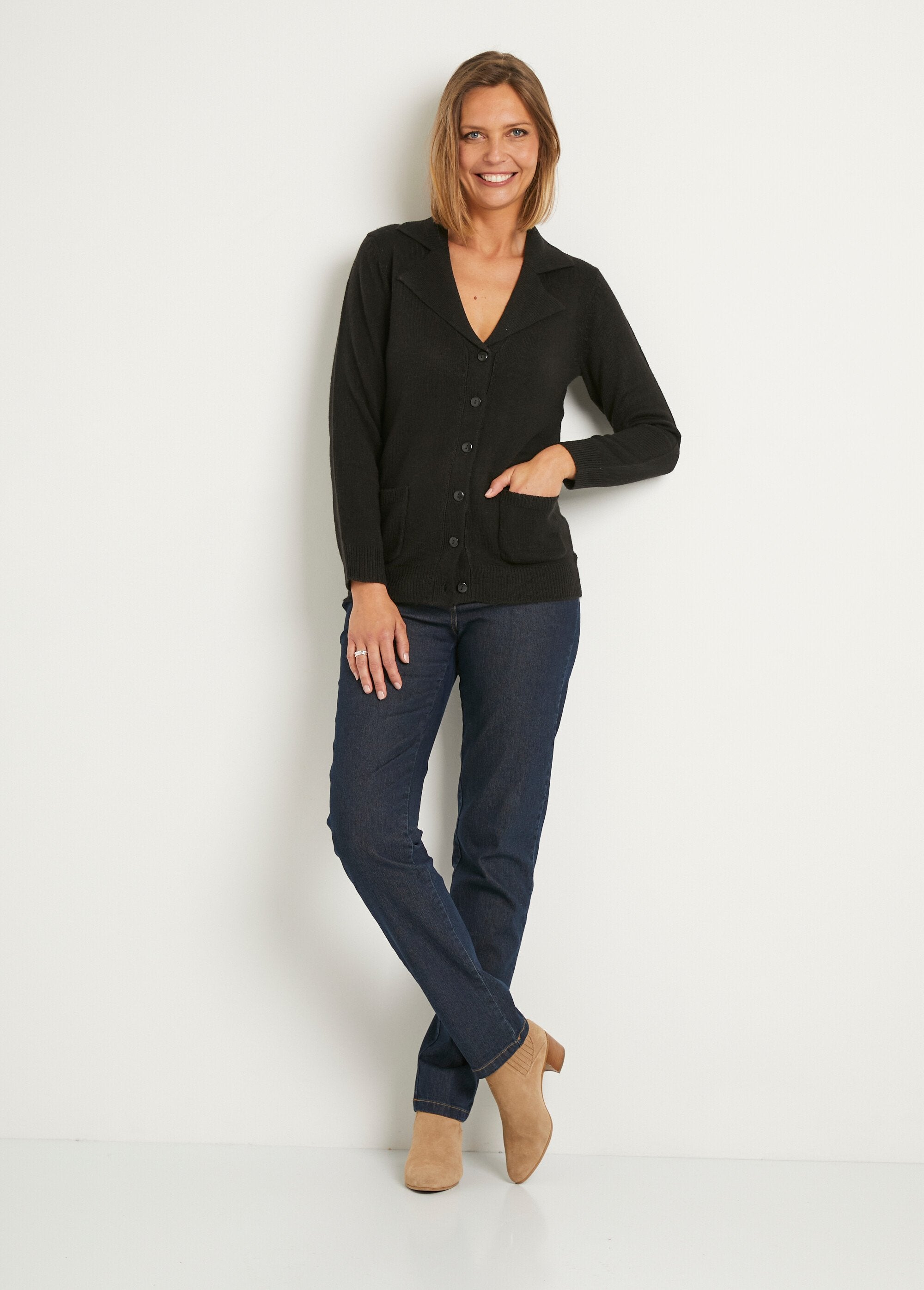 Mid-length_buttoned_cardigan_with_tailored_collar_Black_SF1_slim