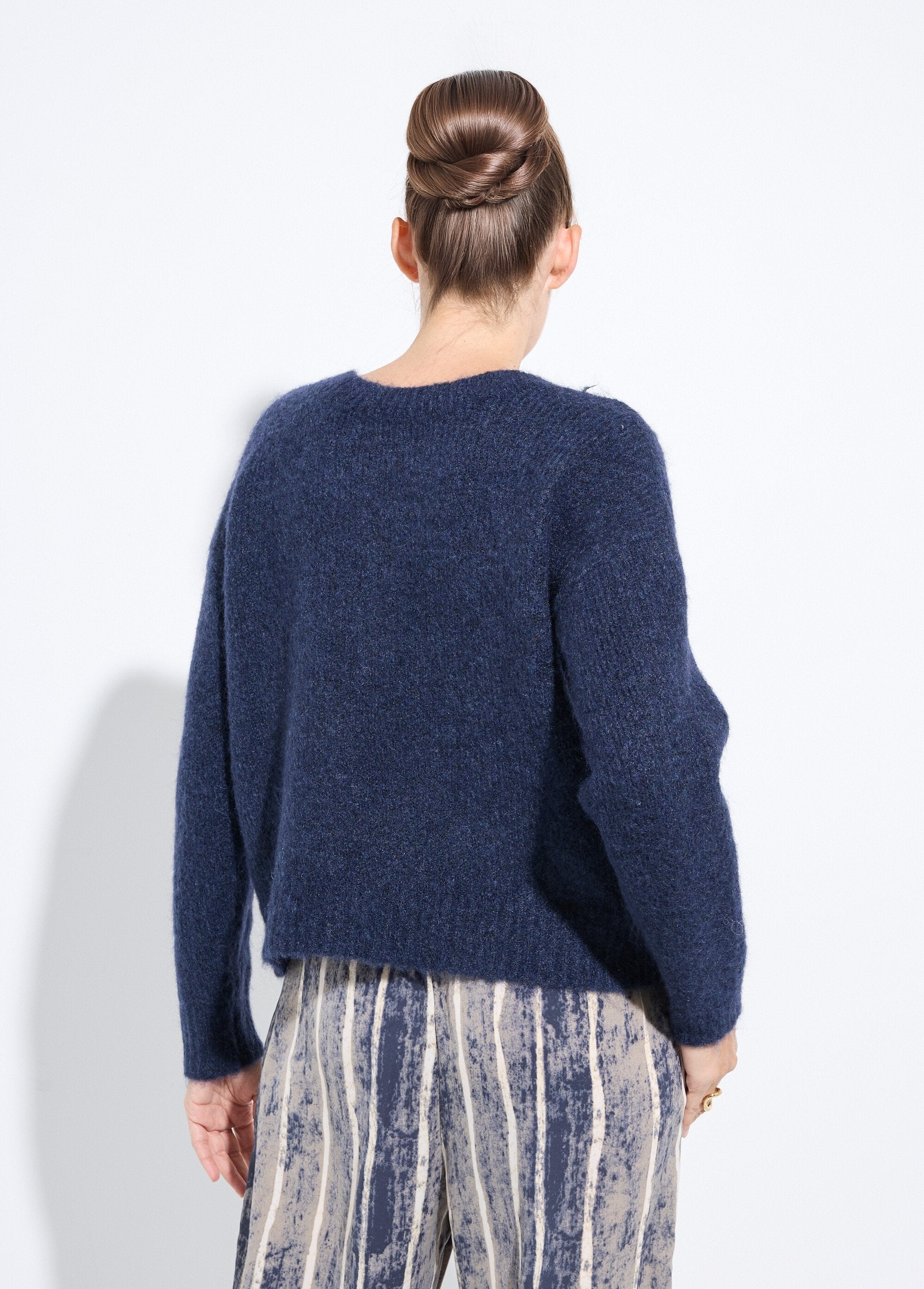 Warm_wool_vest_with_jewel_buttons_Blue_DO1_slim