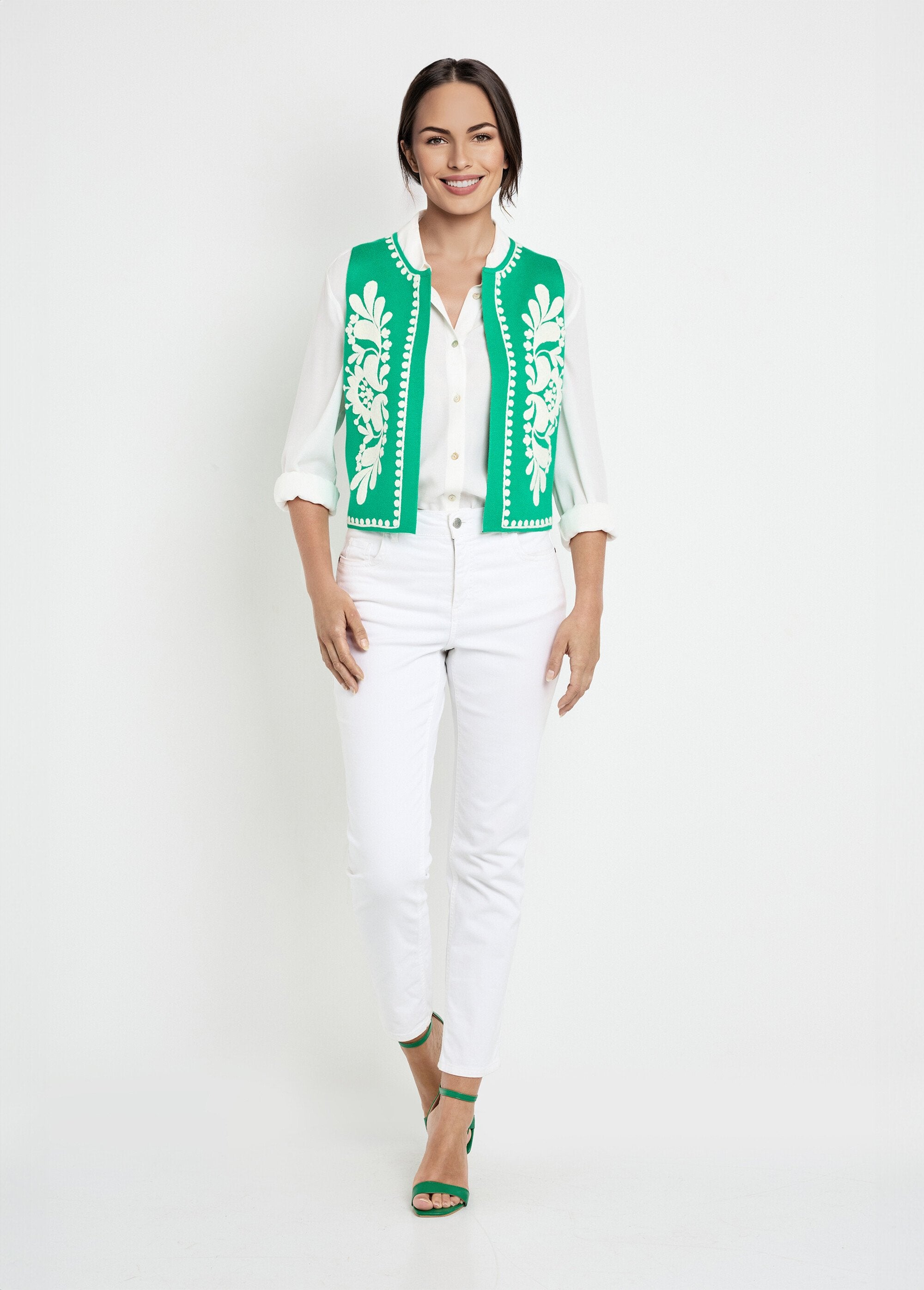 Sleeveless_knitted_and_embroidered_vest_Green_SF1_slim