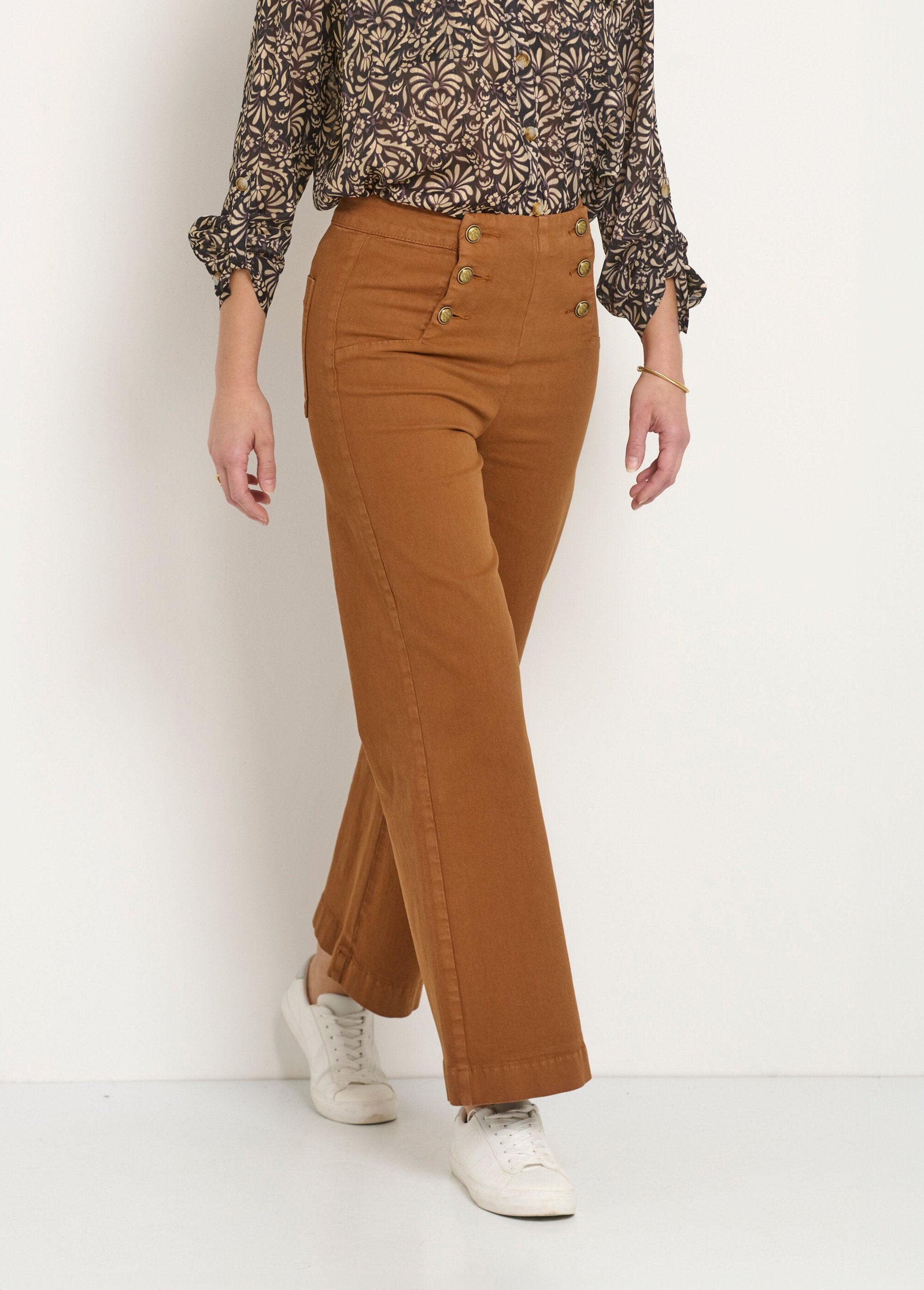 Stretch_flare_jeans_with_bridge_effect_waist_camel_FA1_slim