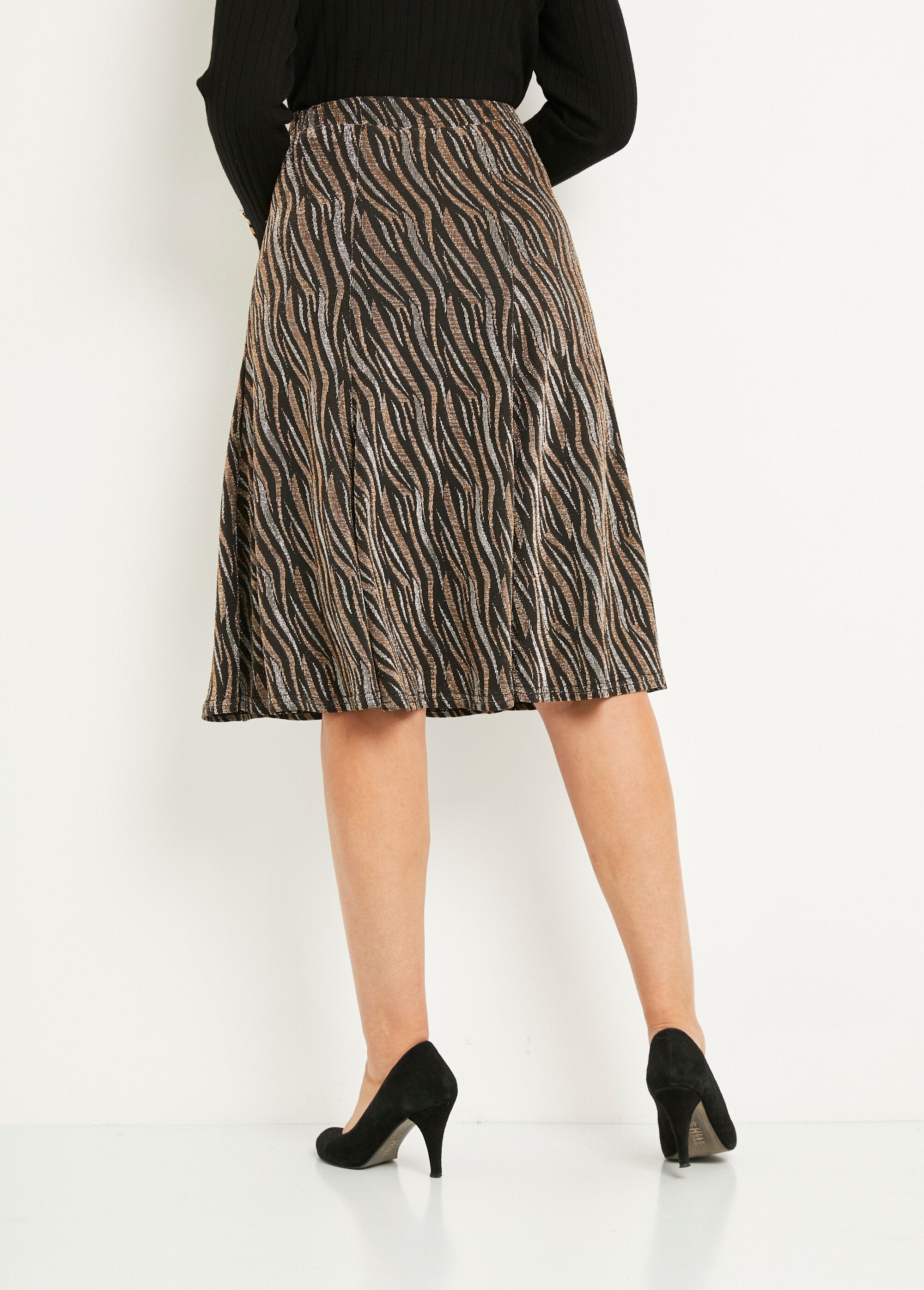 Mid-length_flared_skirt_in_shiny_jacquard_knit_Black_and_copper_DO1_slim