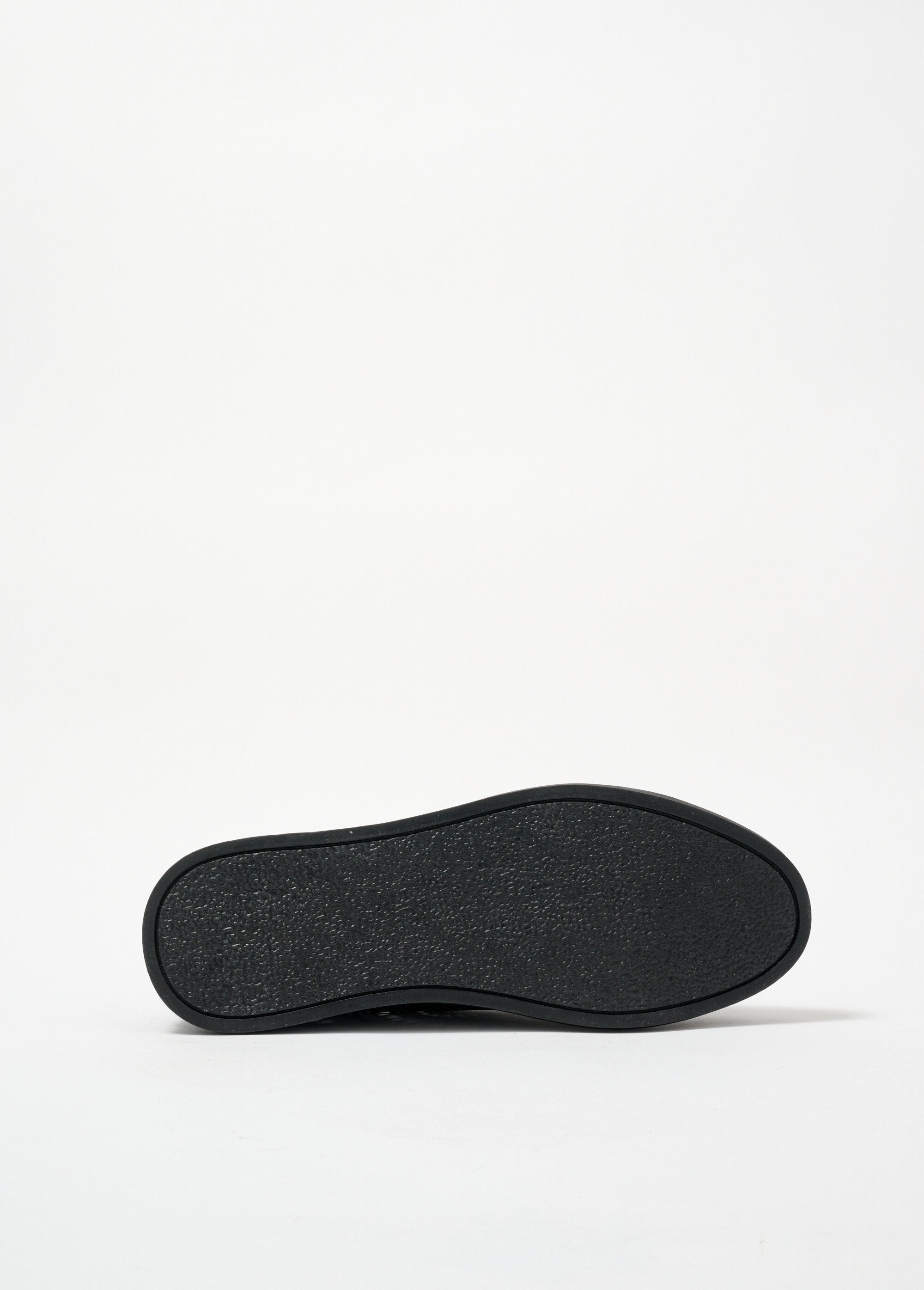 Sneakers_with_perforated_details_Black_UN1_slim