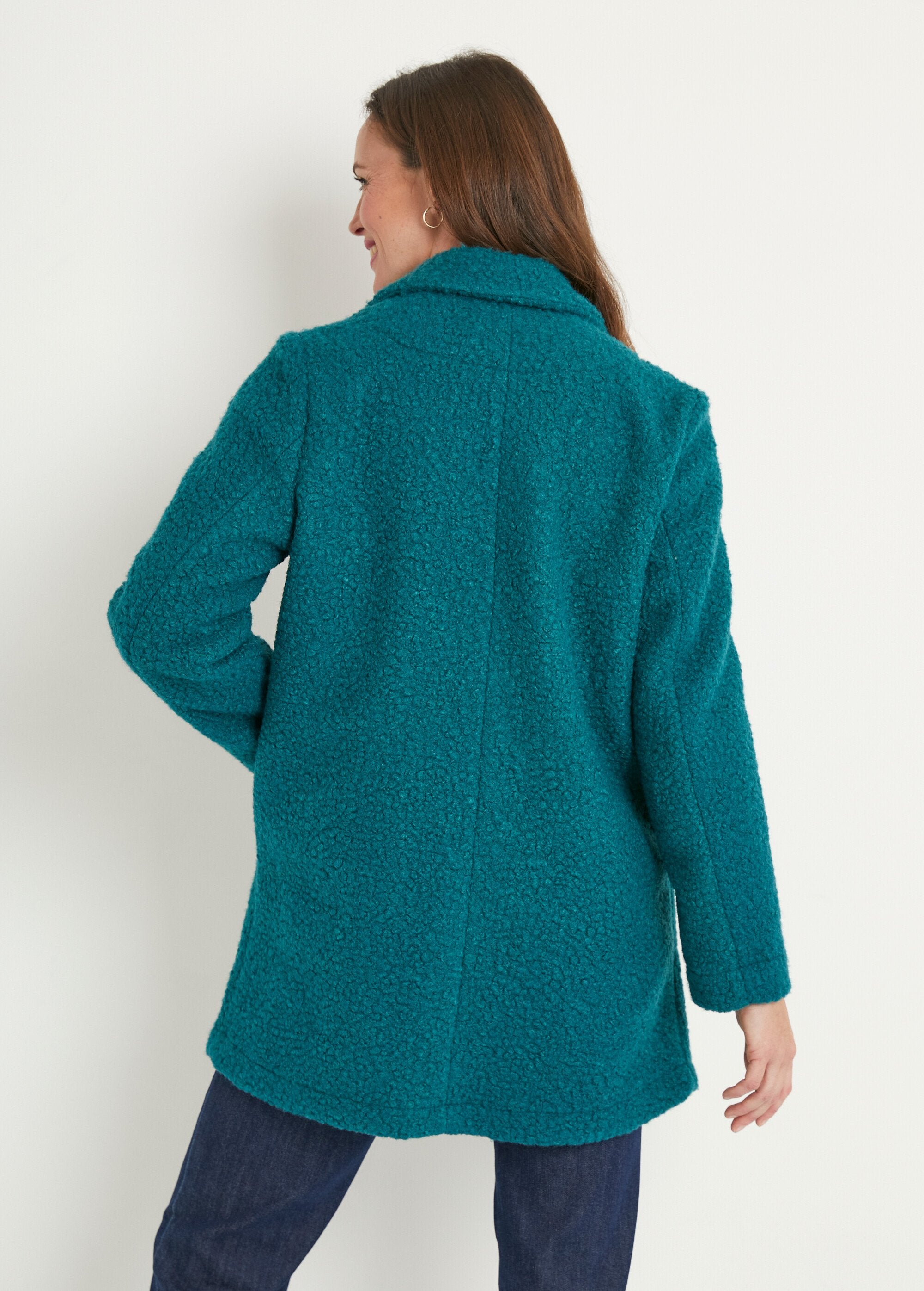 Mid-length_buttoned_boucle_coat_Duck_DO1_slim