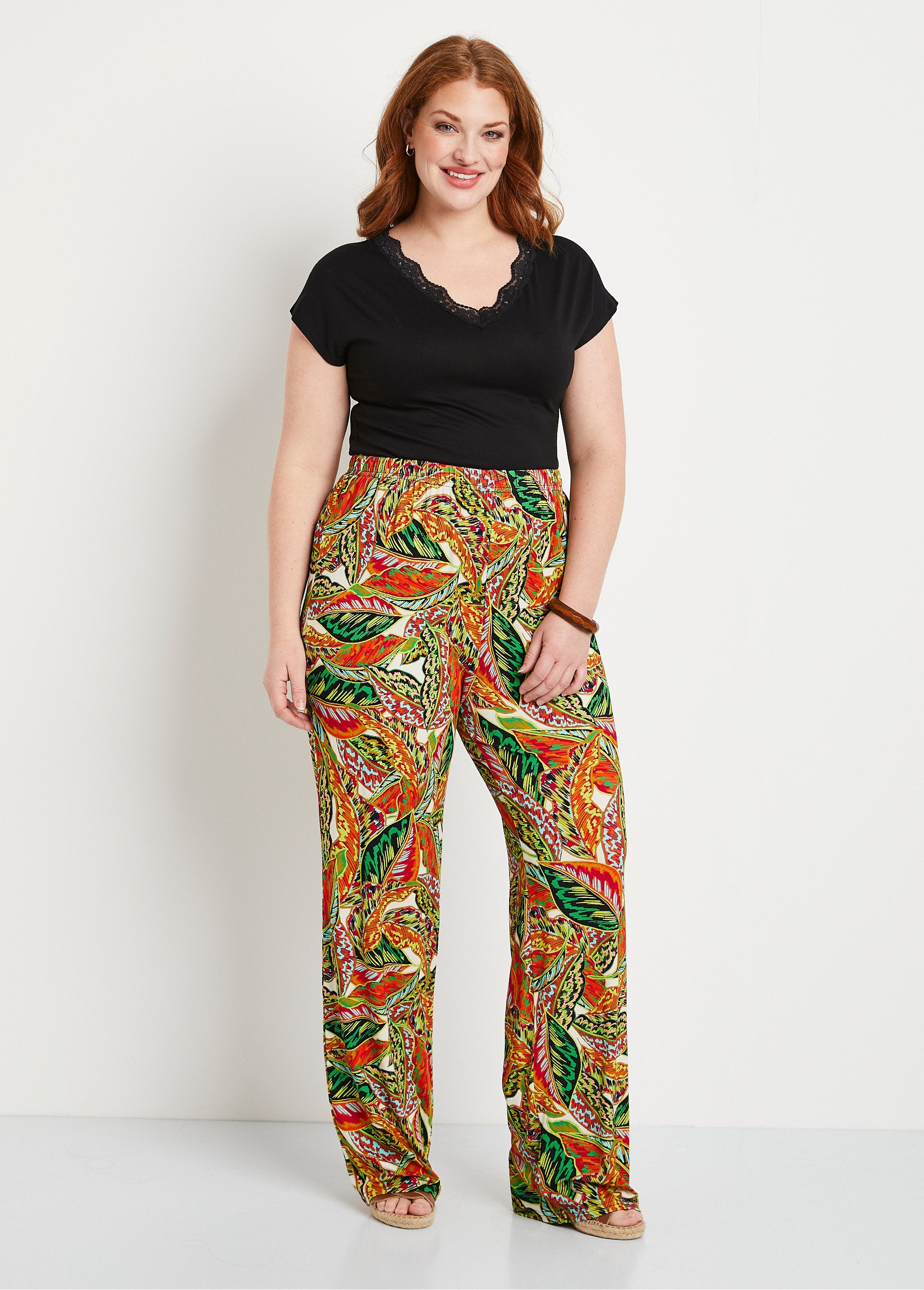 Elasticated_waistband_foliage_pattern_pants_Green_and_red_SF1_curvy