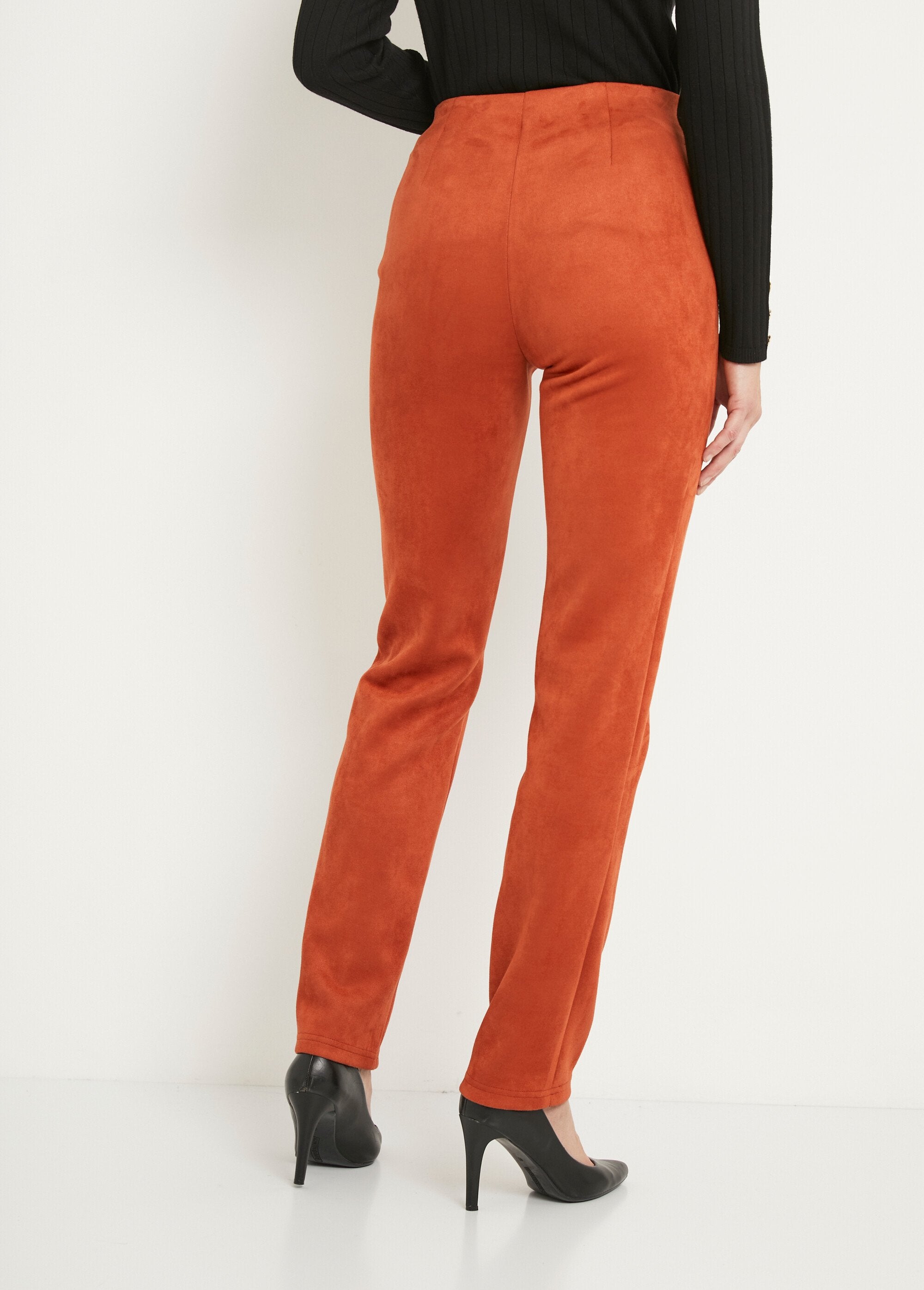 Straight-leg_pants_with_elasticated_waistband_in_suede_knit_Brick_DO1_slim