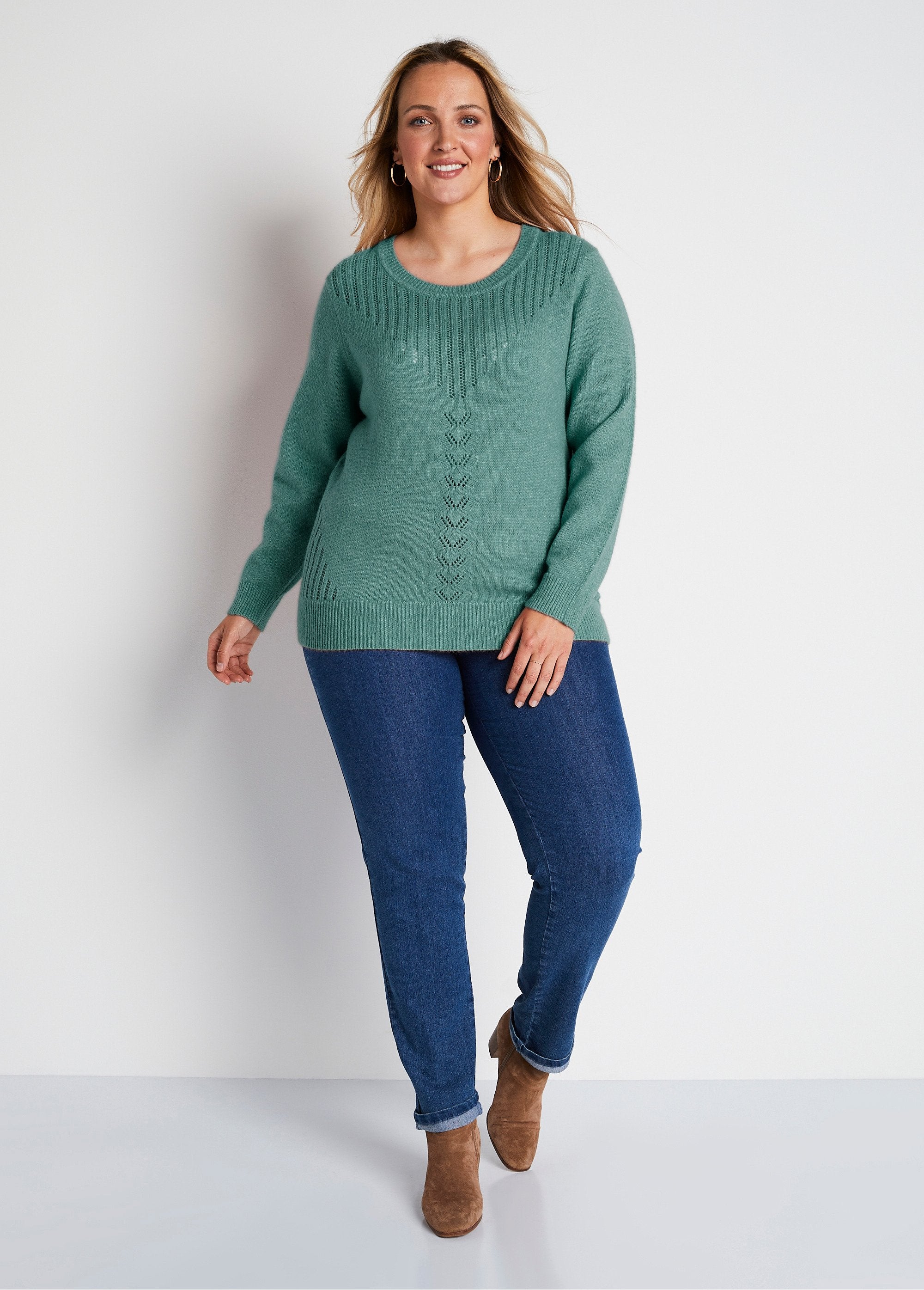 Openwork_sweater_with_recycled_fibers_and_wool_Aqua_SF1_curvy