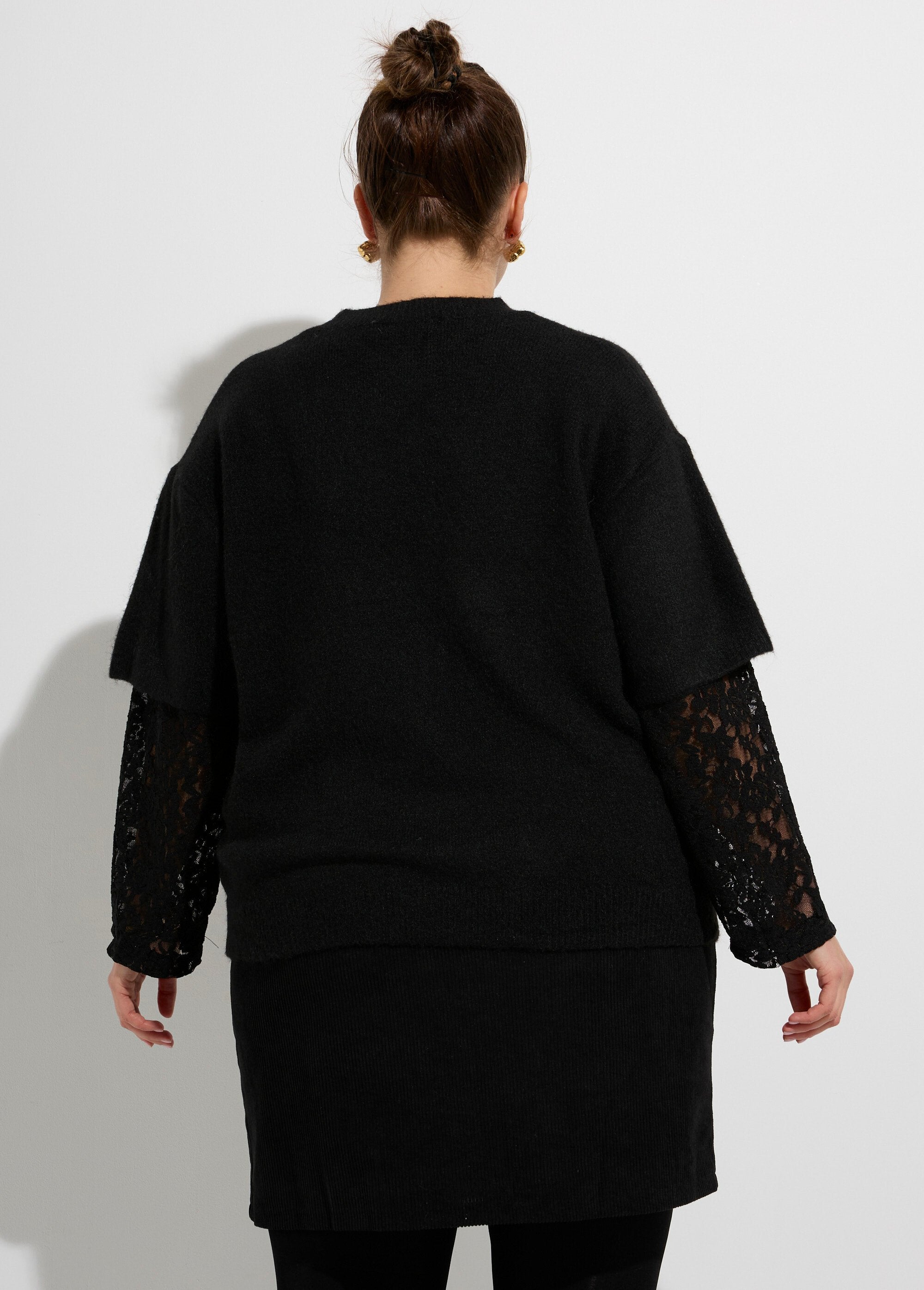 Pull_chaud_avec_laine,_manches_dentelle_Noir_DO1_curvy