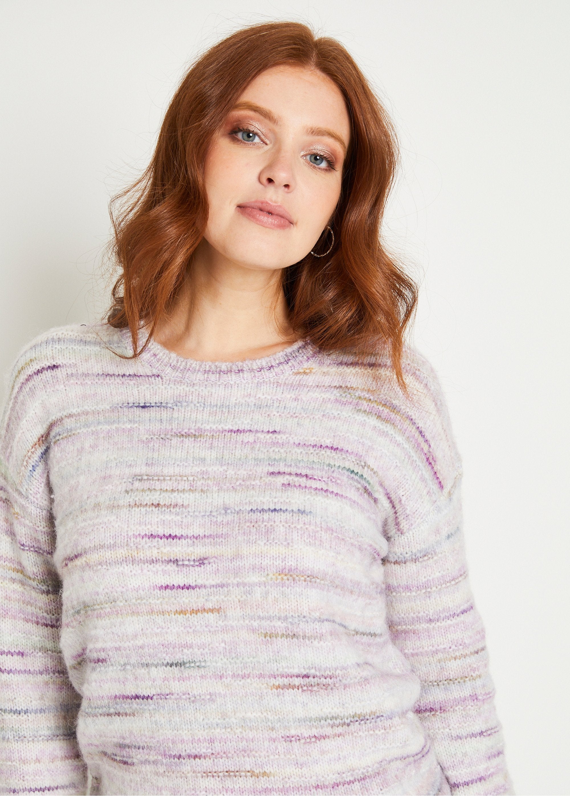 Warm_round-neck_sweater_with_wool_Lilac_and_ecru_DE1_slim