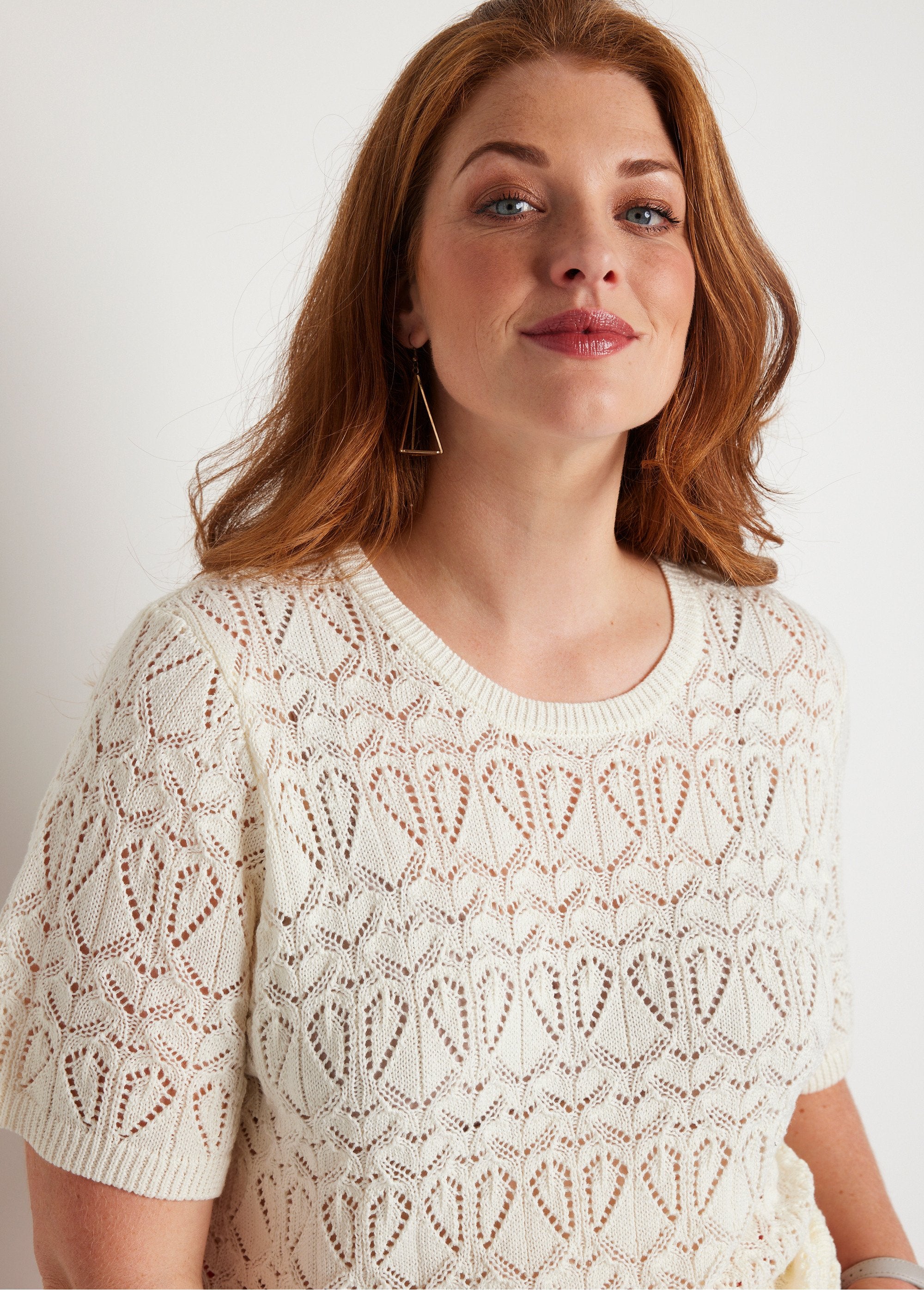 Thin_openwork_short-sleeved_cotton_sweater_String_DE1_curvy