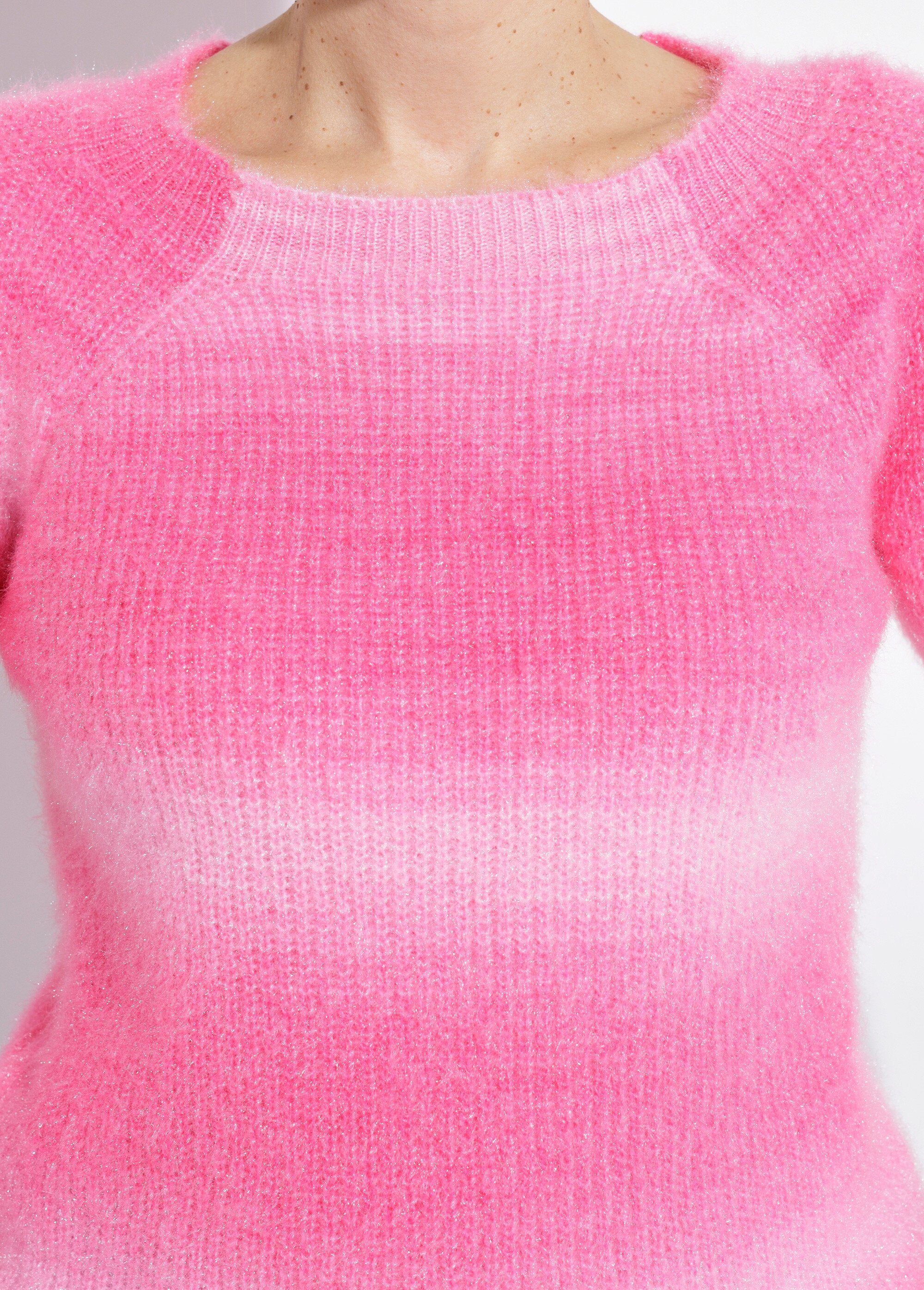 Raglan_sweater_with_a_fuzzy_knit_and_tie-dye_effect_Pink_DE1_slim