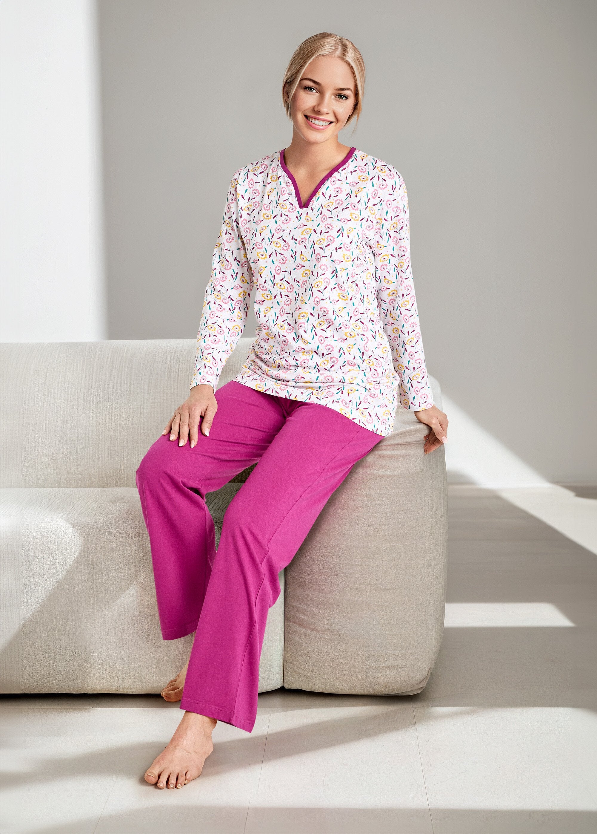 Pyjama_col_V_imprimé_manches_longues_coton_Imprime_prune_SF1_slim