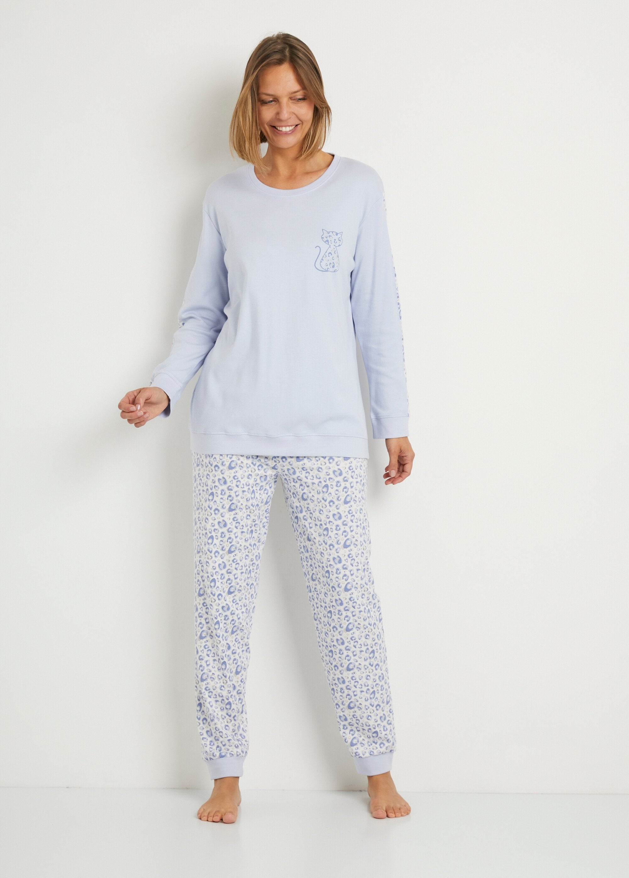 Long-sleeved_cotton_interlock_pyjamas_Blue_and_prints_FA1_slim