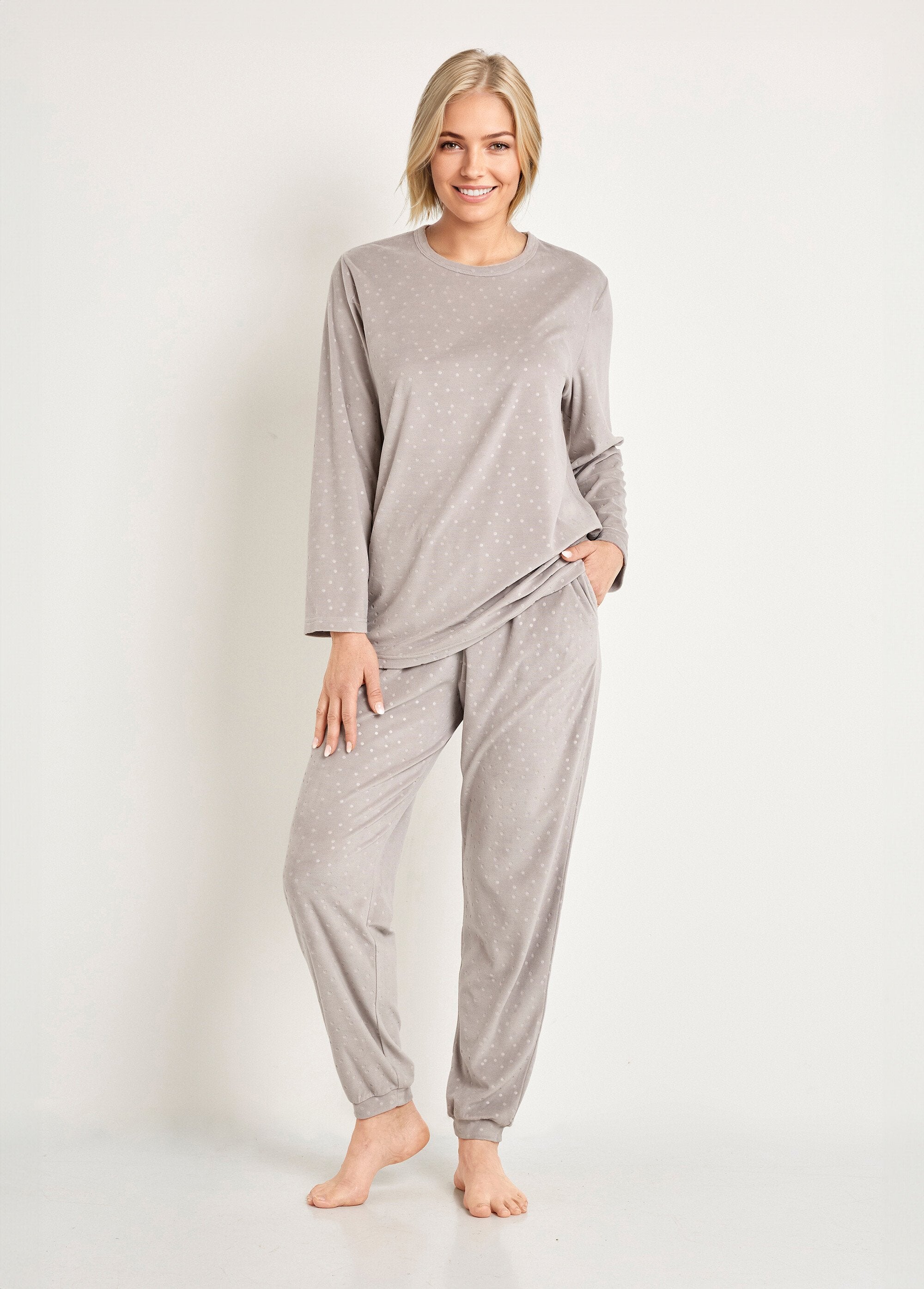 Pyjama_pantalon_col_rond_velours_embossé_pois_Gris_FA1_slim