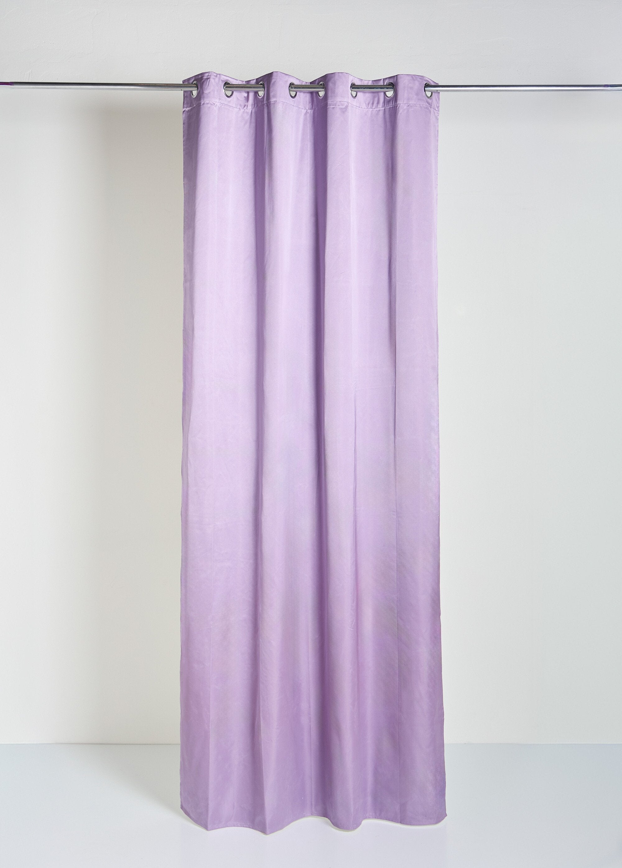 Plain_blackout_curtain,_1_panel_with_eyelets_Purple_FA1_slim