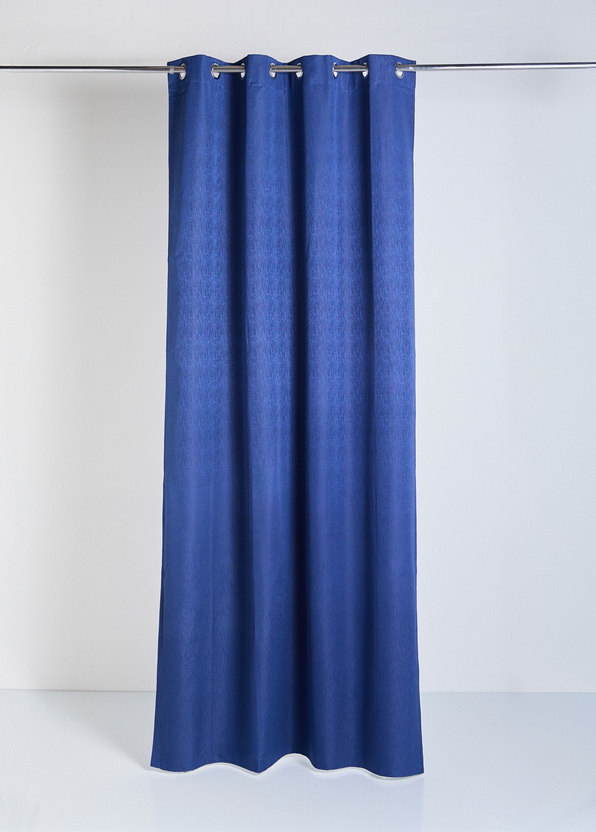 Wave-patterned_blackout_curtain_with_eyelets_Navy_blue_FA1_slim