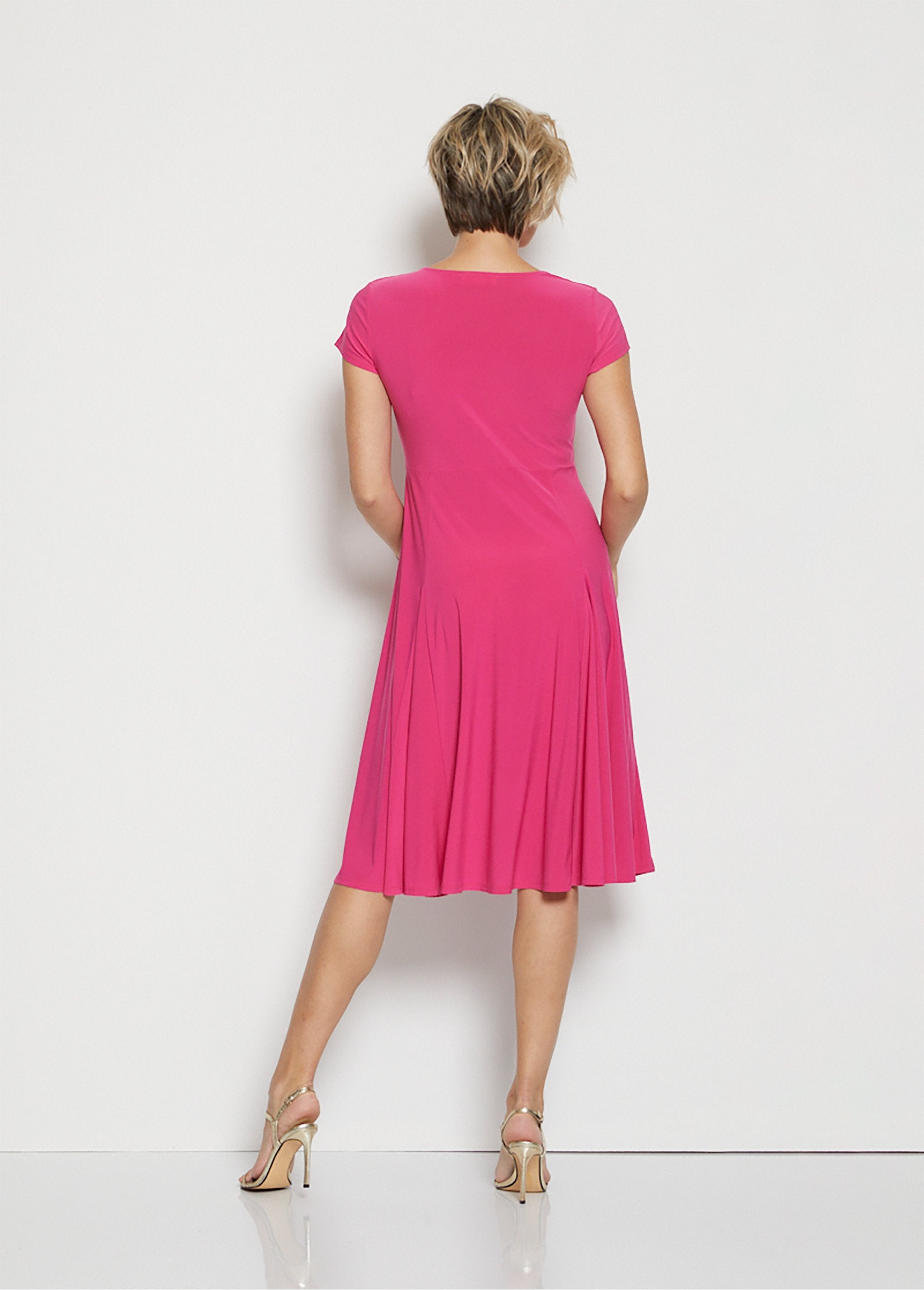 V-neck_flared_midi_dress_Plain_fuchsia_DO1_slim