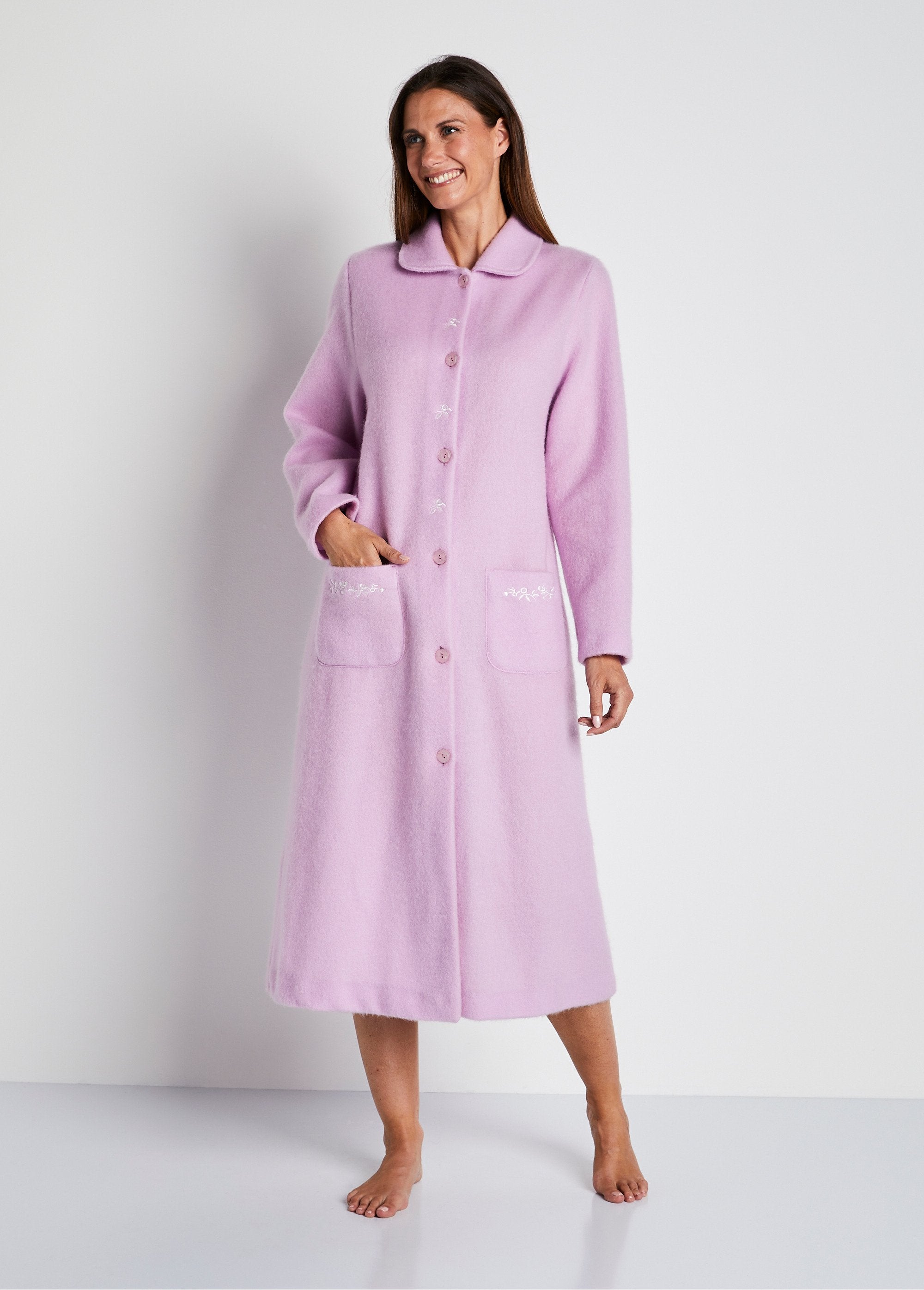 Courtelle_embroidered_dressing_gown_bathrobe_Lilac_FA1_slim