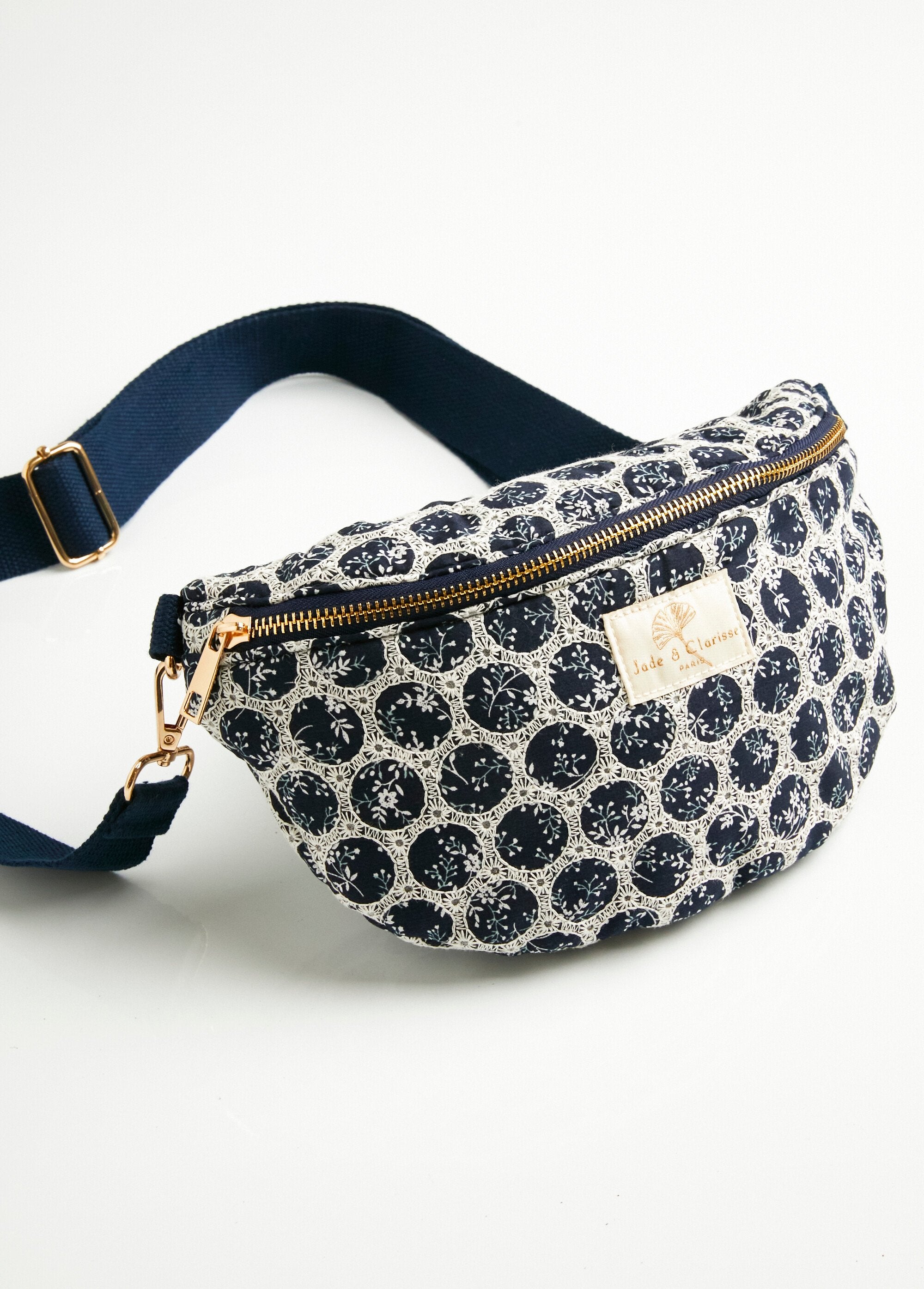 Fanny_pack_in_floral_printed_fabric_Blue_prints_DE1_slim