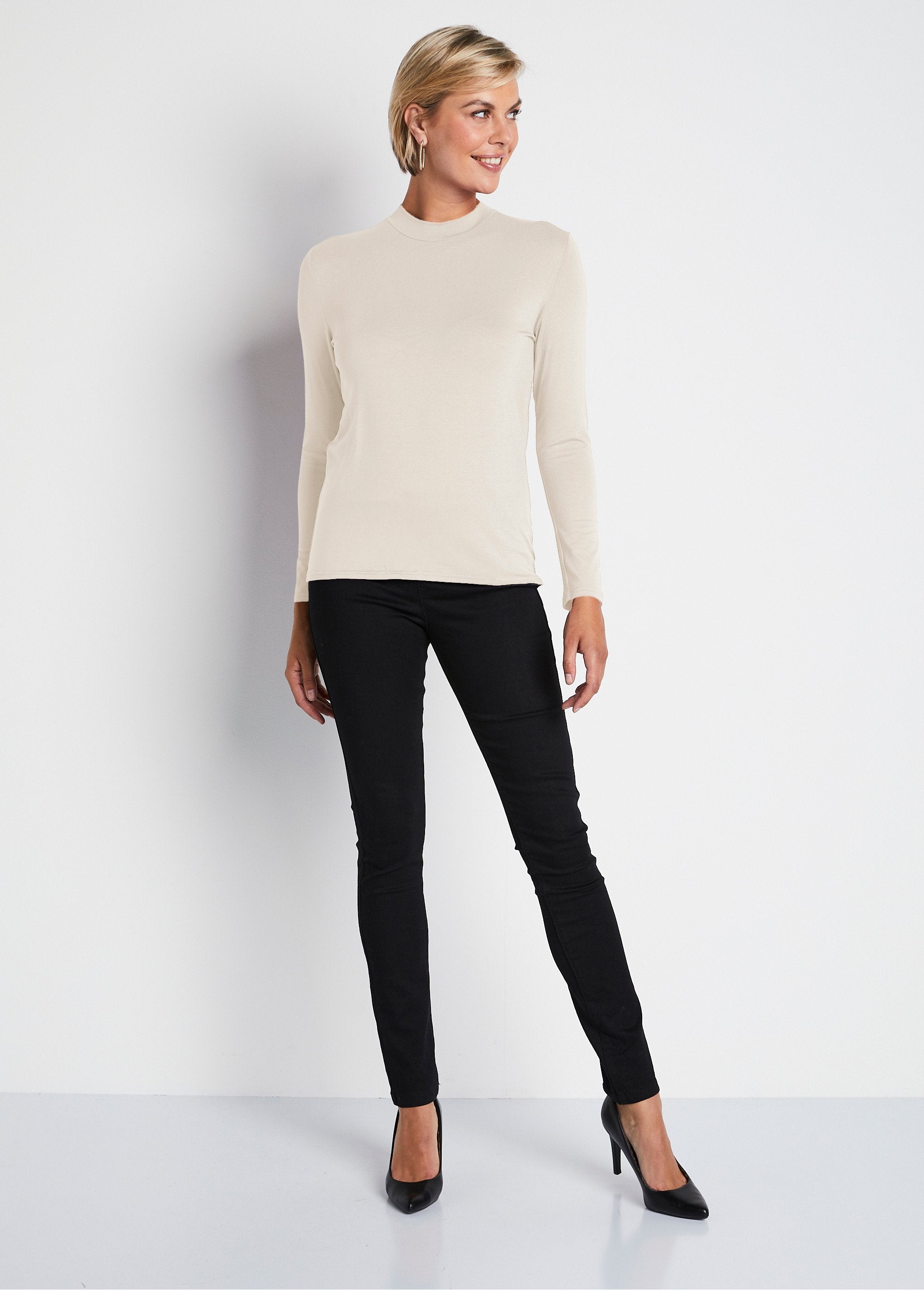 High-neck_stretch_undershirt_Plain_ecru_SF1_slim