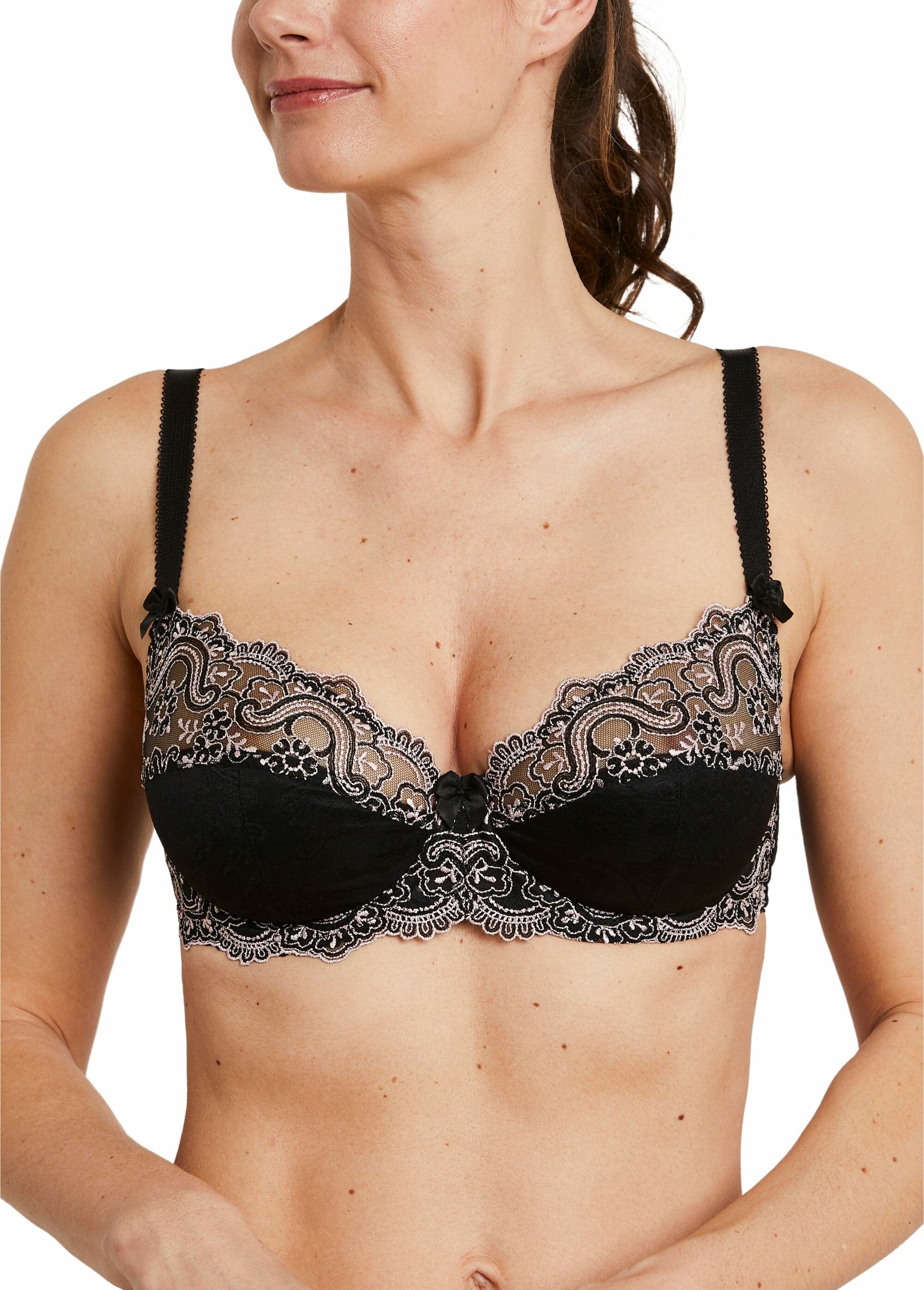 Embroidered_bra_with_underwire_Black_FA1_slim