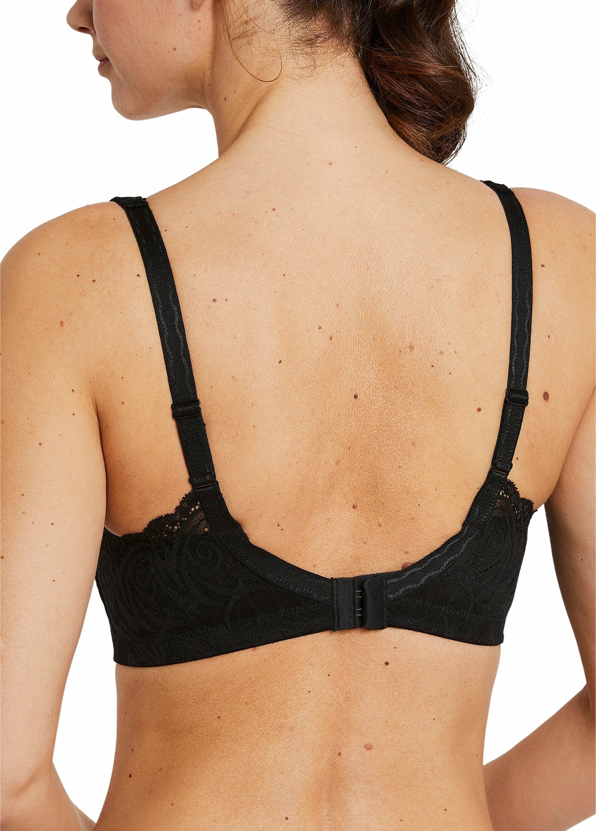 Underwired_lace_bra_Black_DO1_slim